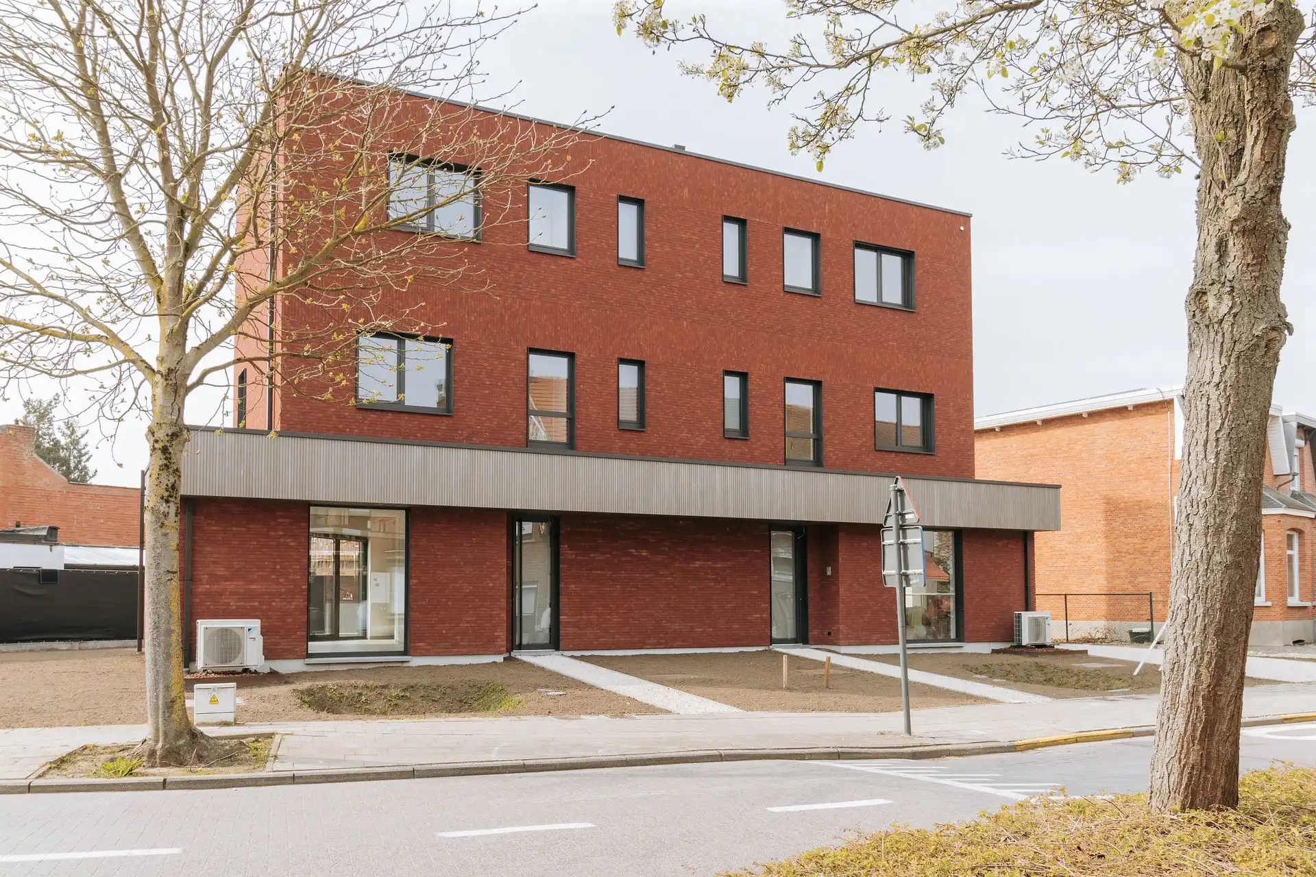 Uitzonderlijke nieuwbouw‑koppelwoning met hoog wooncomfort foto 2