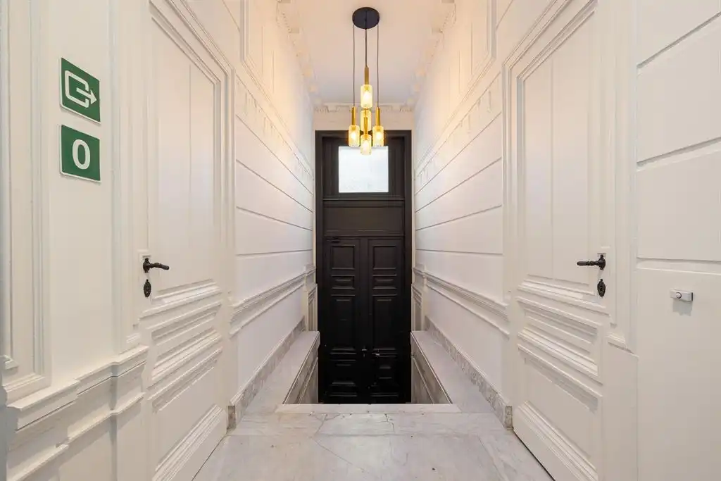 Gerenoveerd duplex appartement met terras foto 17