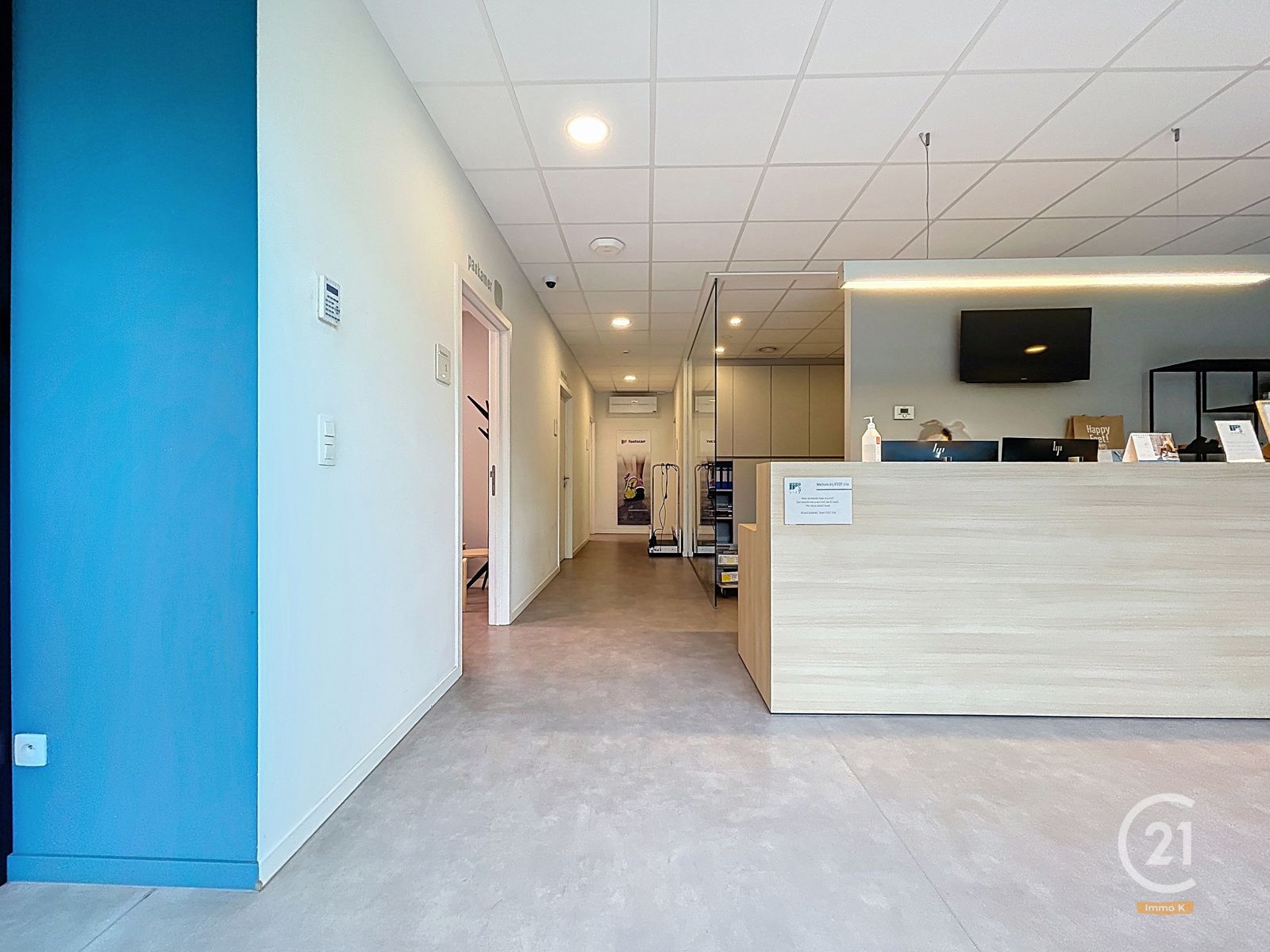 Commercieel gelegen handelsgelijkvloers met 3 privé-parkings foto 9