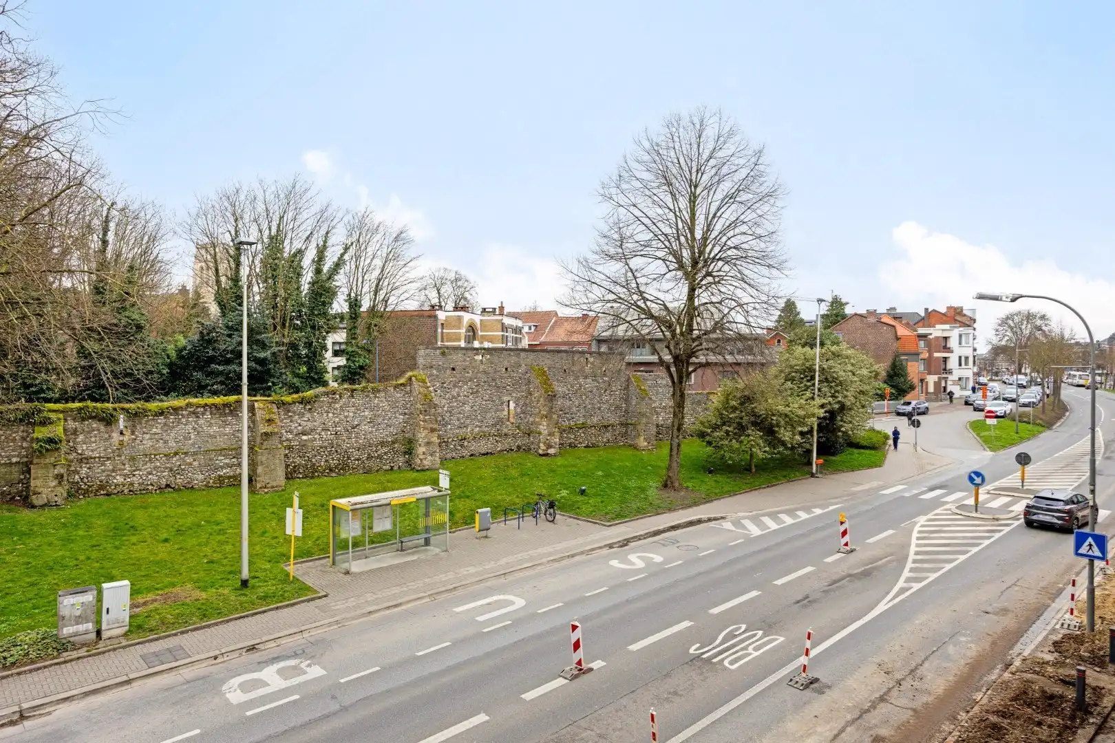 INVESTERINGSPAND: Ruim appartement met garage en zicht op de middeleeuwse Wallen te Tongeren foto 15