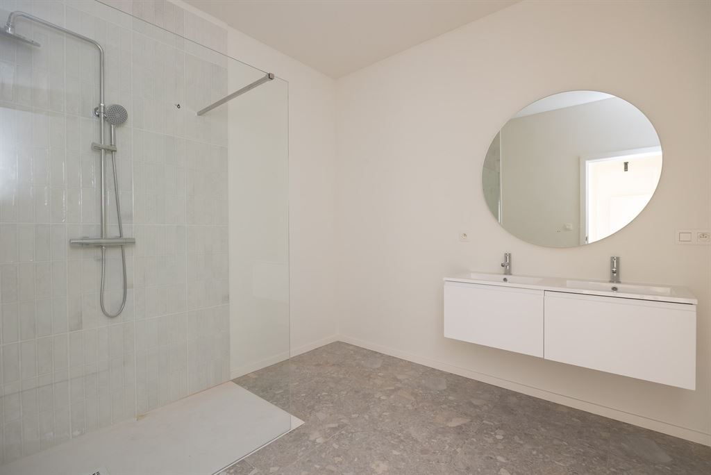 Ruim 3-slaapkamer appartement met luxe afwerking foto 10