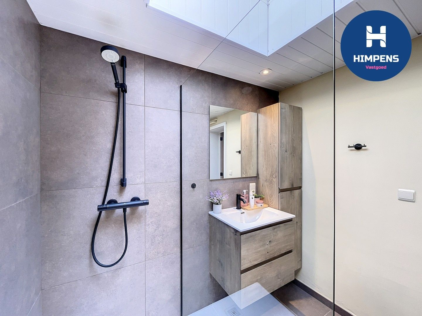 Instapklare woning te koop in het charmante Steenkerke! foto 17