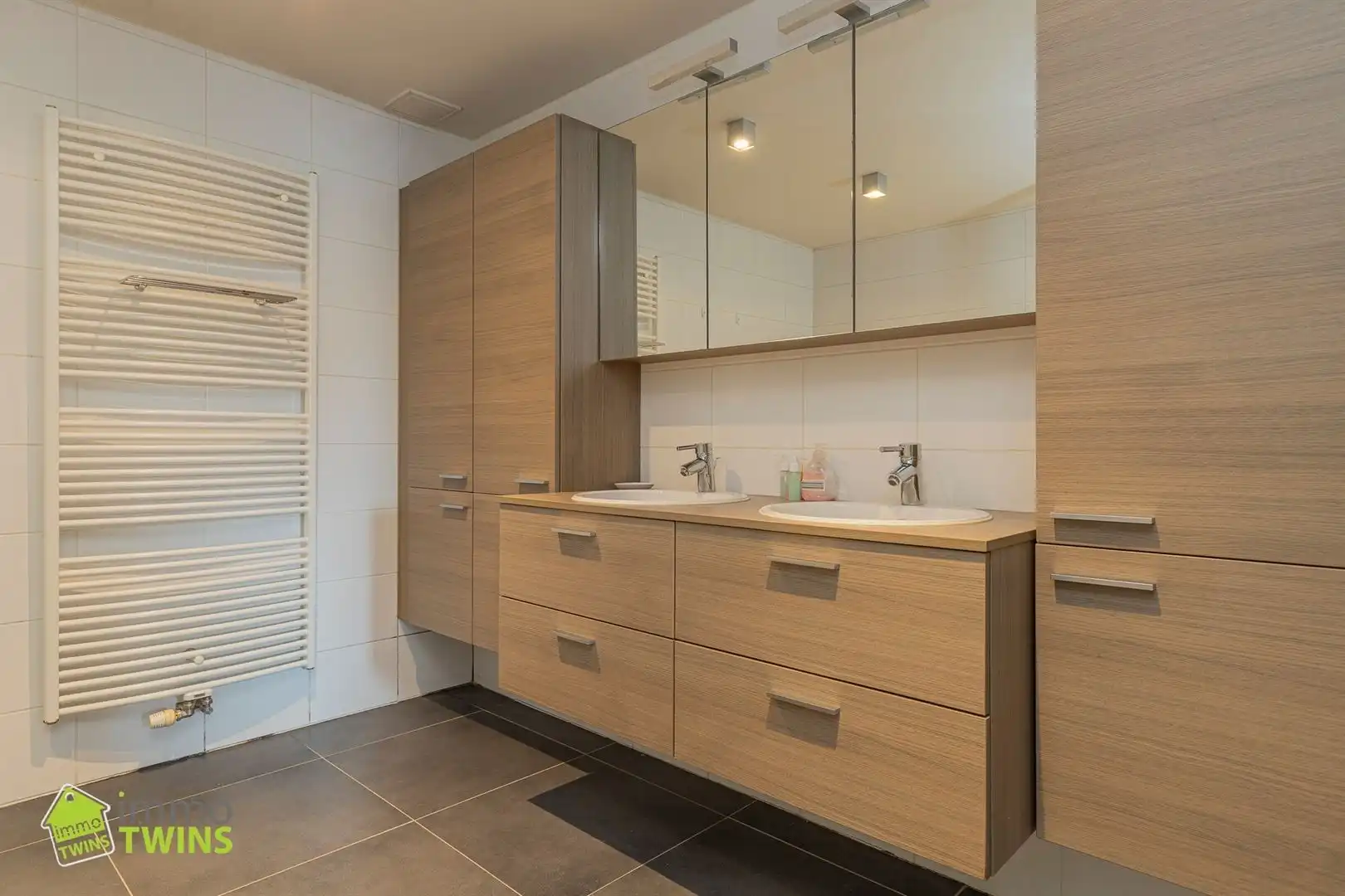 Ruim duplexappartement van 151 m² met 3 slaapkamers, terras en dubbele autostaanplaats foto 13