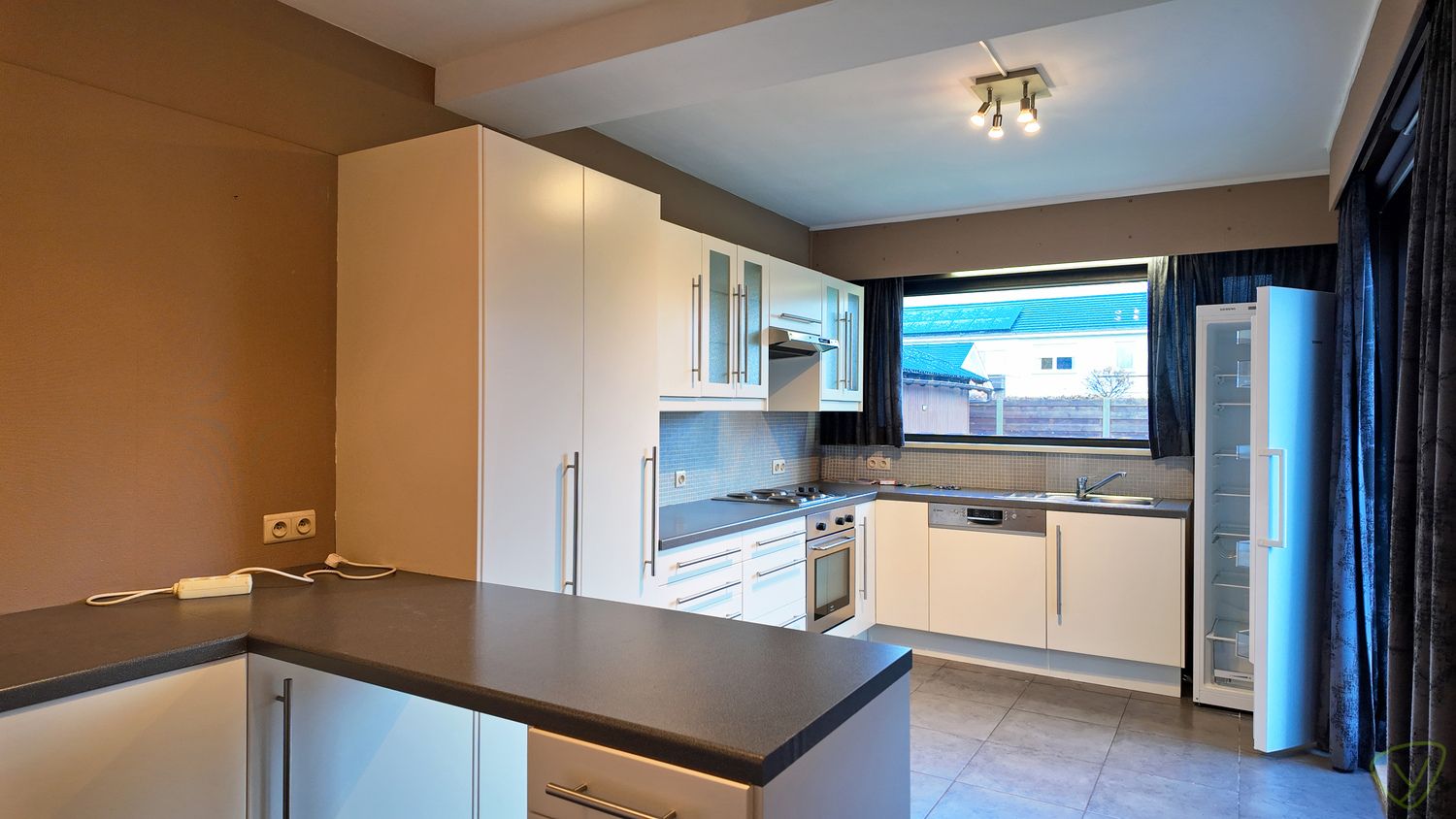 Rustig gelegen vrijstaande gezinswoning met ruime tuin in Eeklo! foto 6