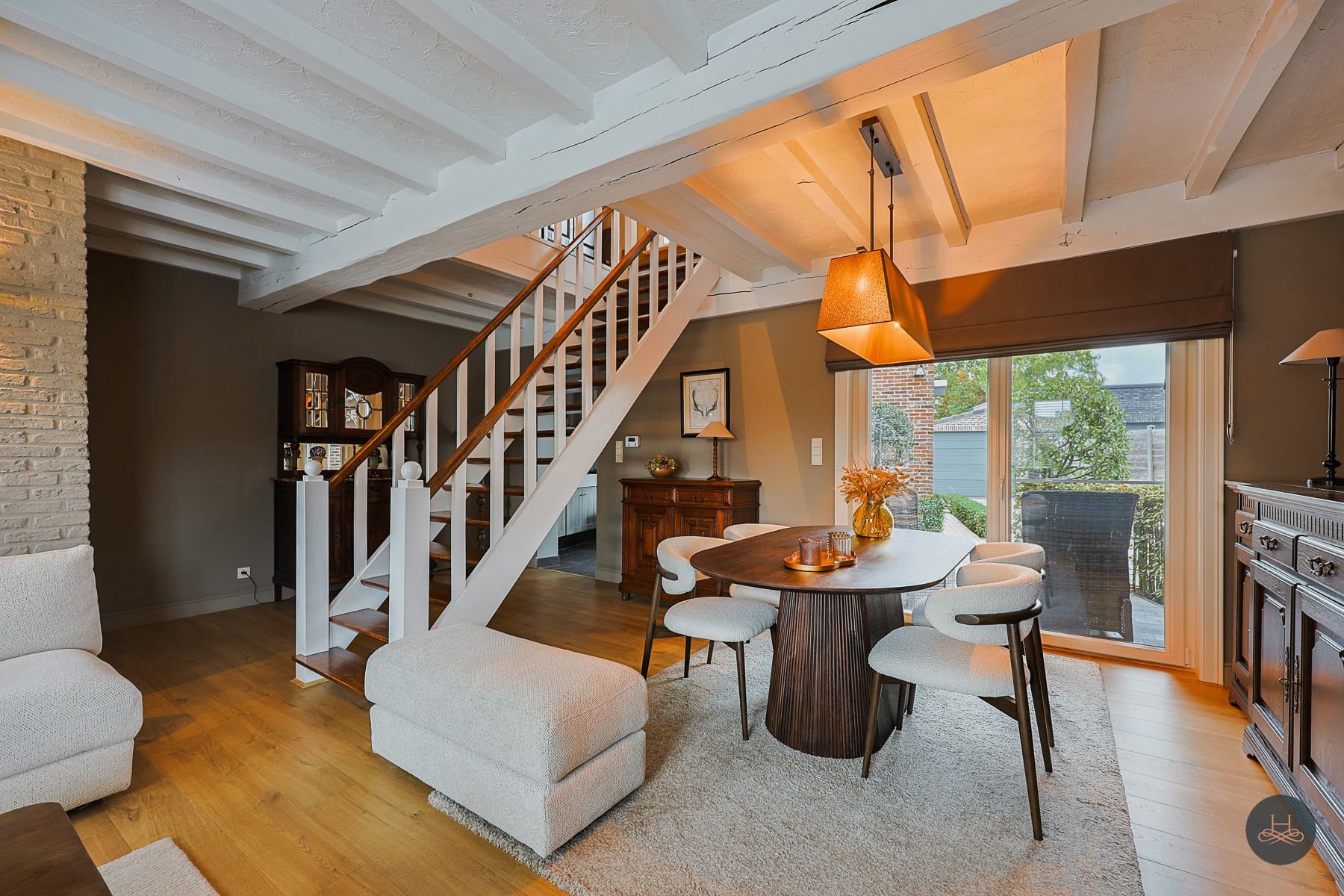 Landelijke woning in doodlopende straat foto 3
