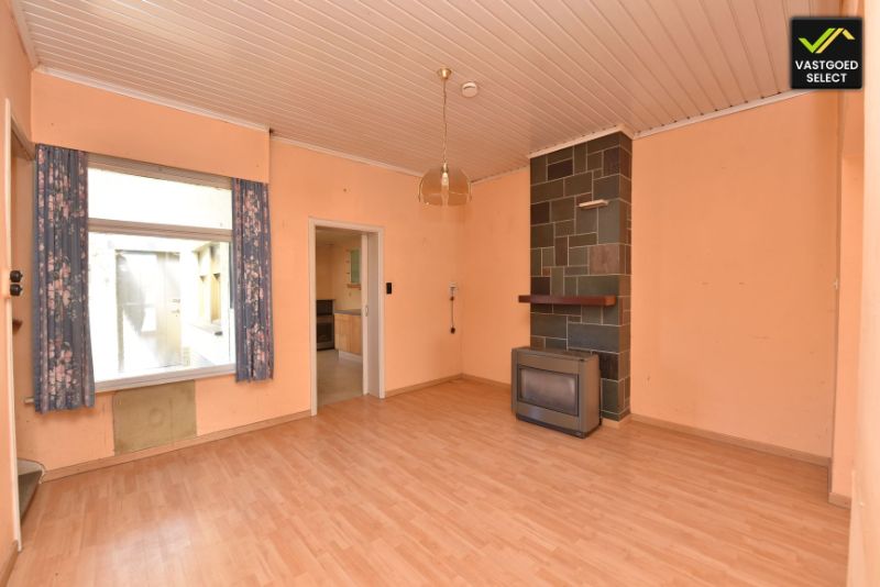 Vastgoed Select: Woning met mogelijkheden in het centrum van Sint-Laureins – 3 slaapkamers, garage en gelegen aan het Leopoldkanaal. foto 2