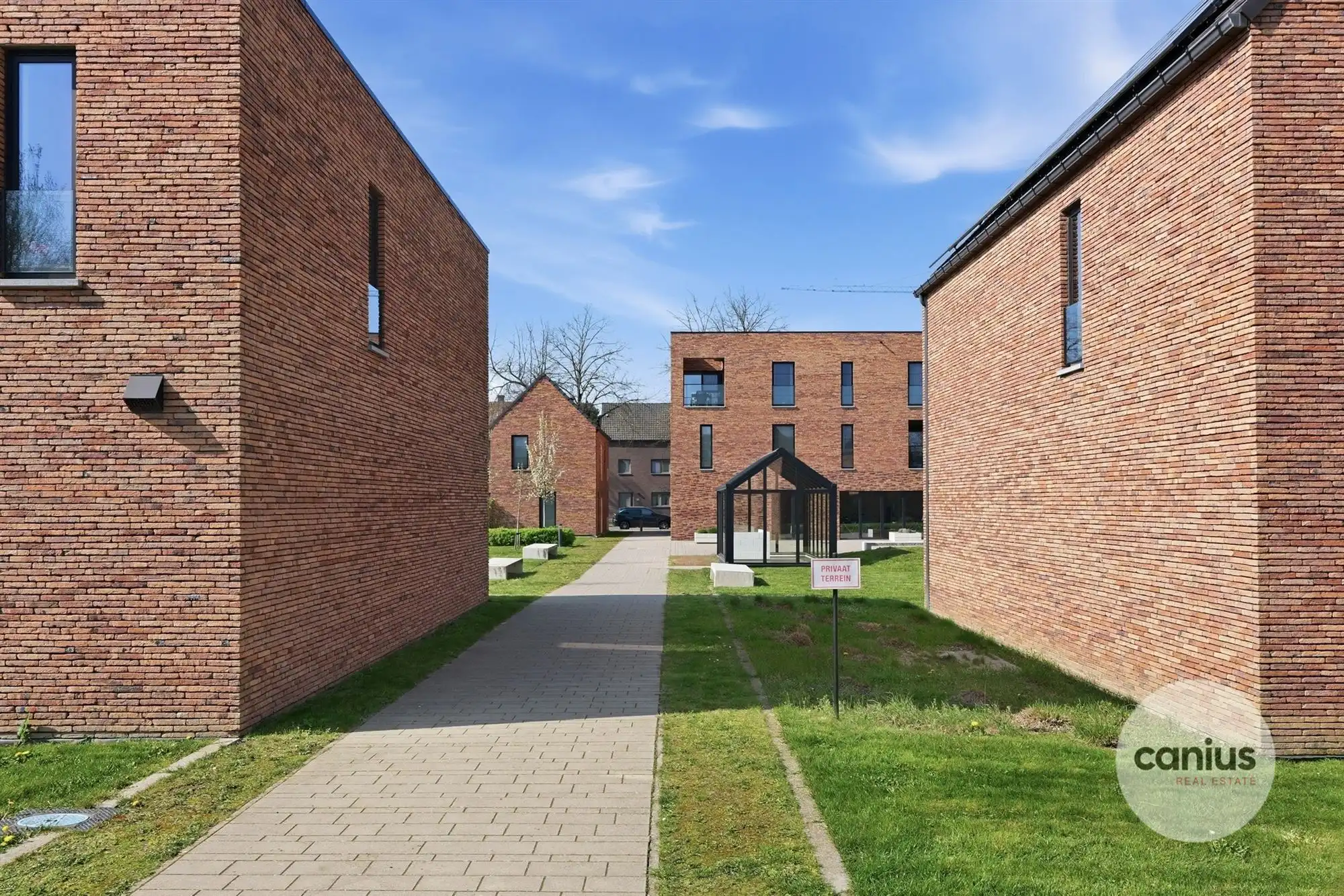 KNAPPE WONING NABIJ HET CENTRUM foto 22