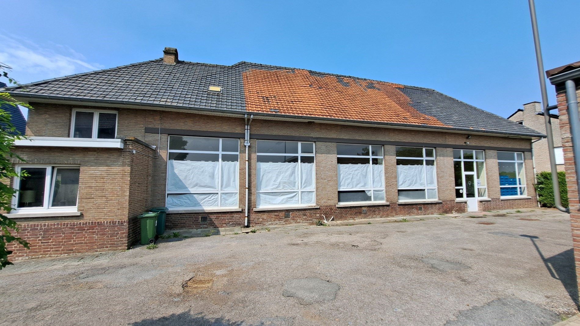 Multifuntioneel gebouw zijnde voormalig schoolgebouw foto 3