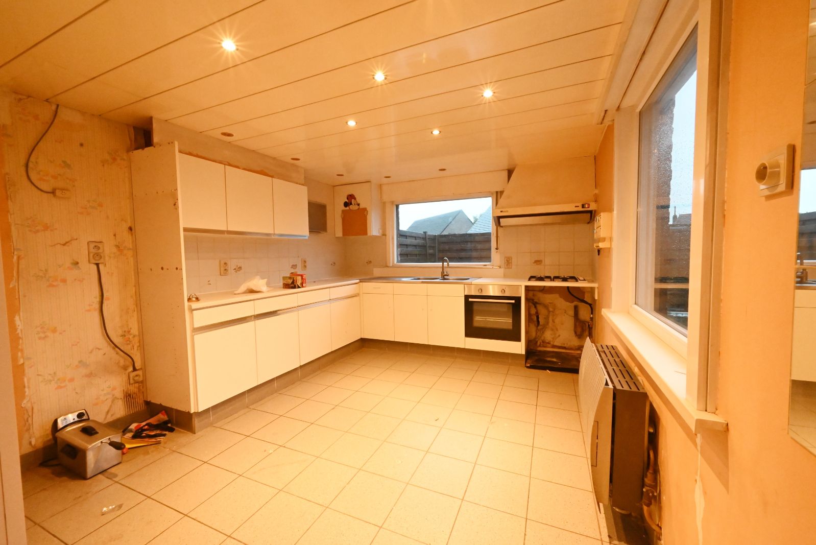 Ruime gezinswoning met 4 slaapkamers in het hartje van Staden! foto 7