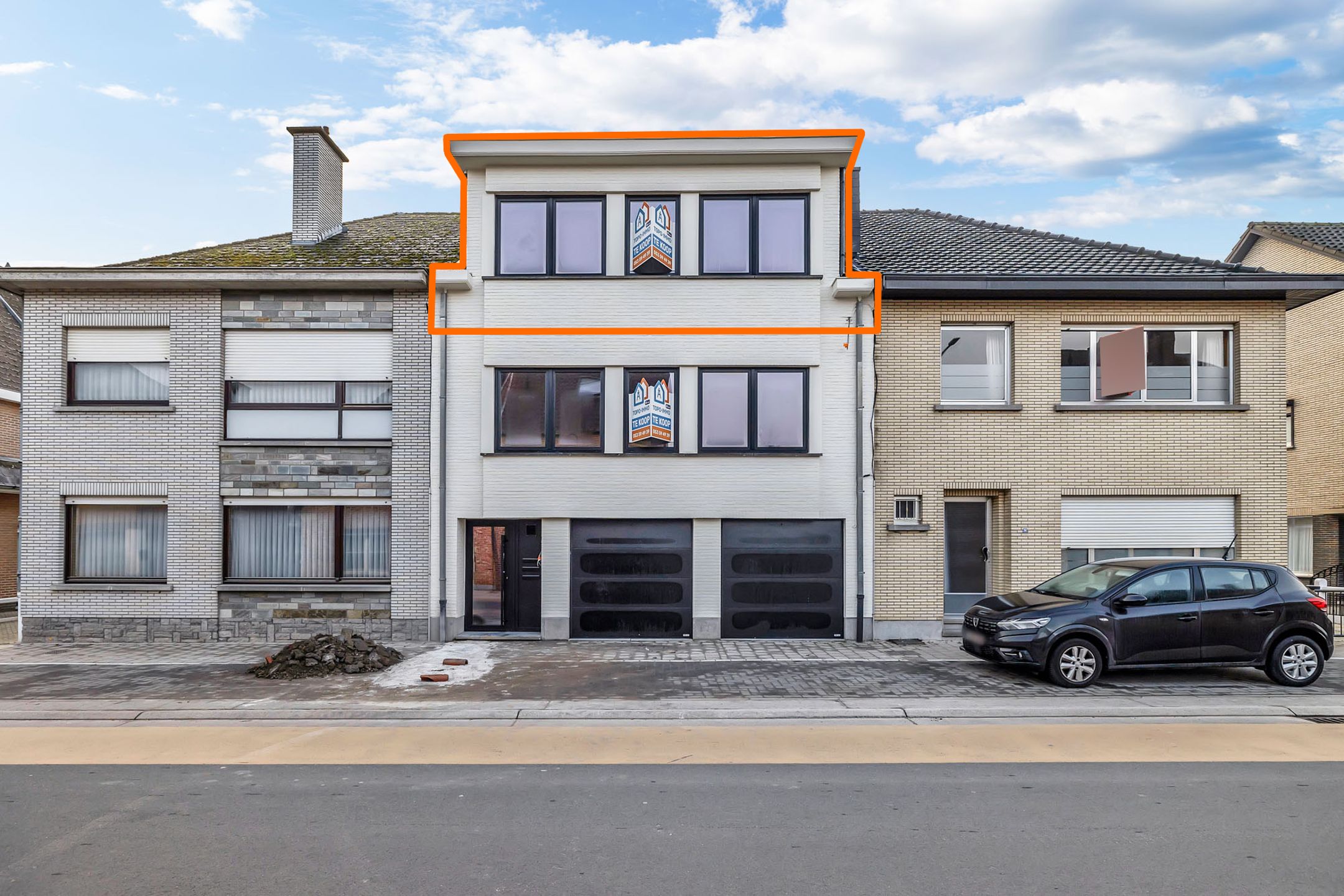 Totaal gerenoveerd appartement met 2 slpks en garage foto {{pictureIndex}}