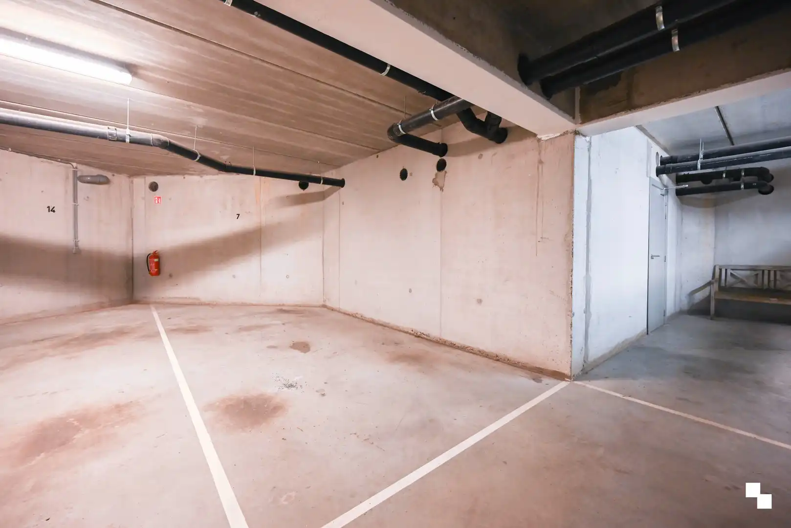 Zeer ruim appartement in het centrum van Oostrozebeke foto 16