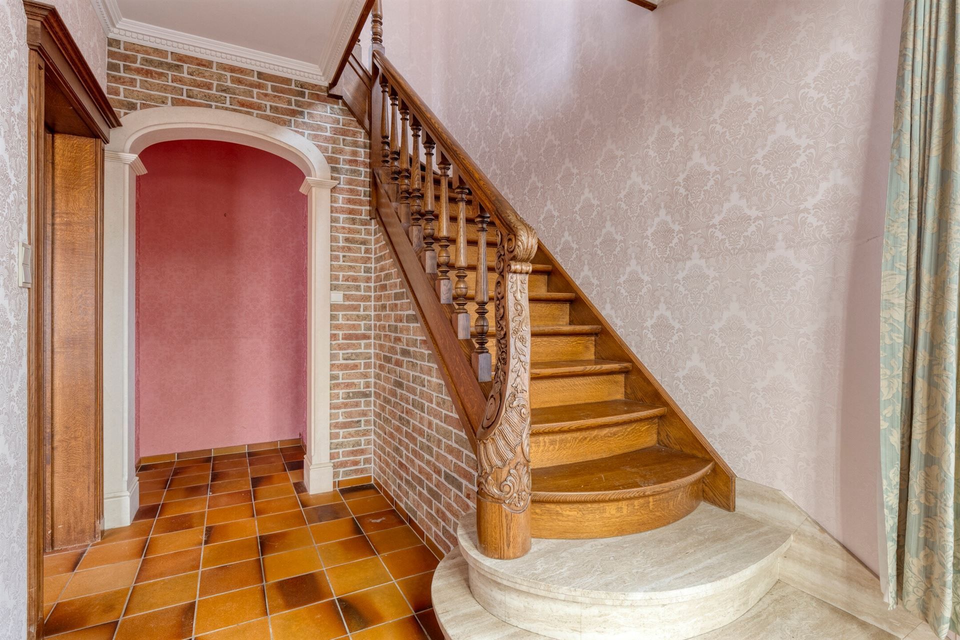 Stevige woning, met atelier en grote tuin. foto 3