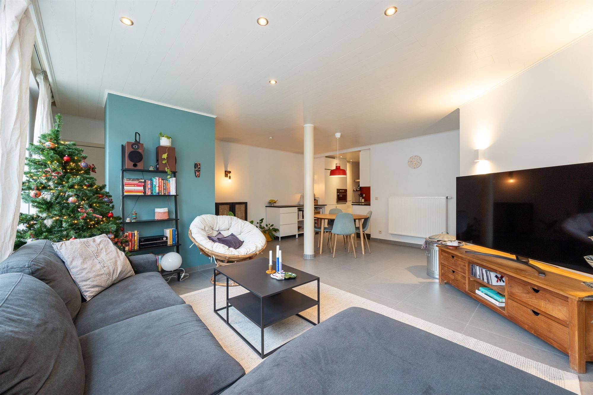 Instapklaar appartement met 2 slaapkamers en garage foto 2