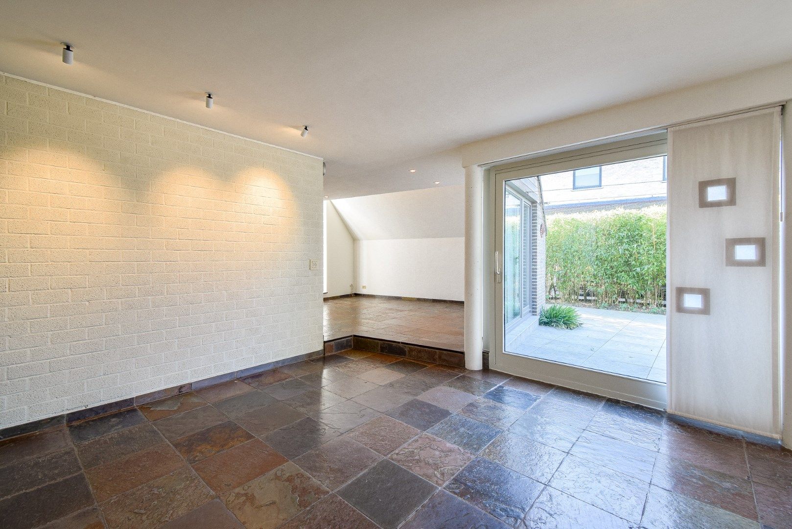 Instapklare villa met 4 slaapkamers op 815 m² in rustige woonwijk te Gistel foto 7