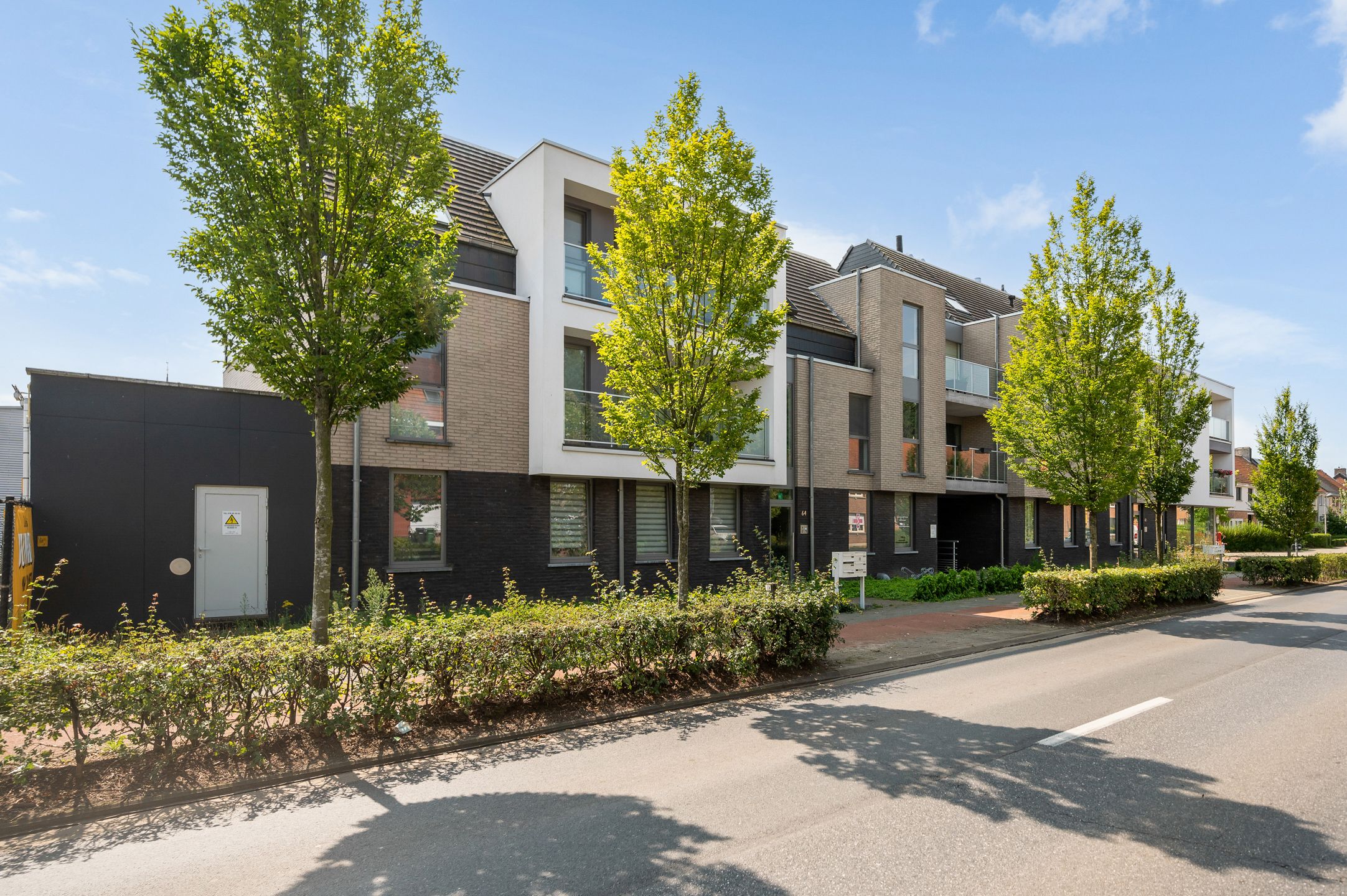 Ruim gelijkvloers appartement (2 slk.) met mooie zuid-tuin foto 1