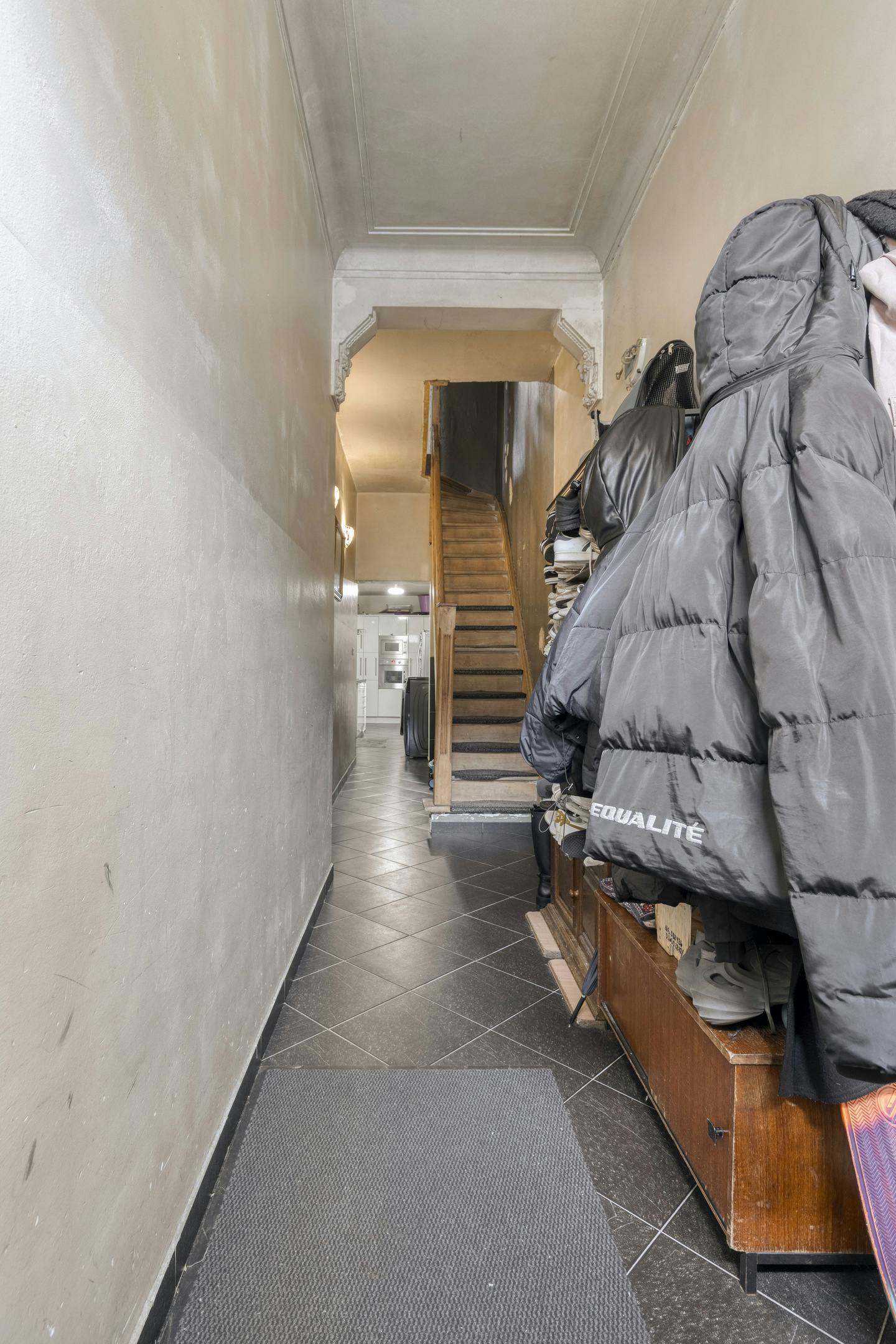 Huis met 6 slaapkamers te koop in Deurne!  foto 2