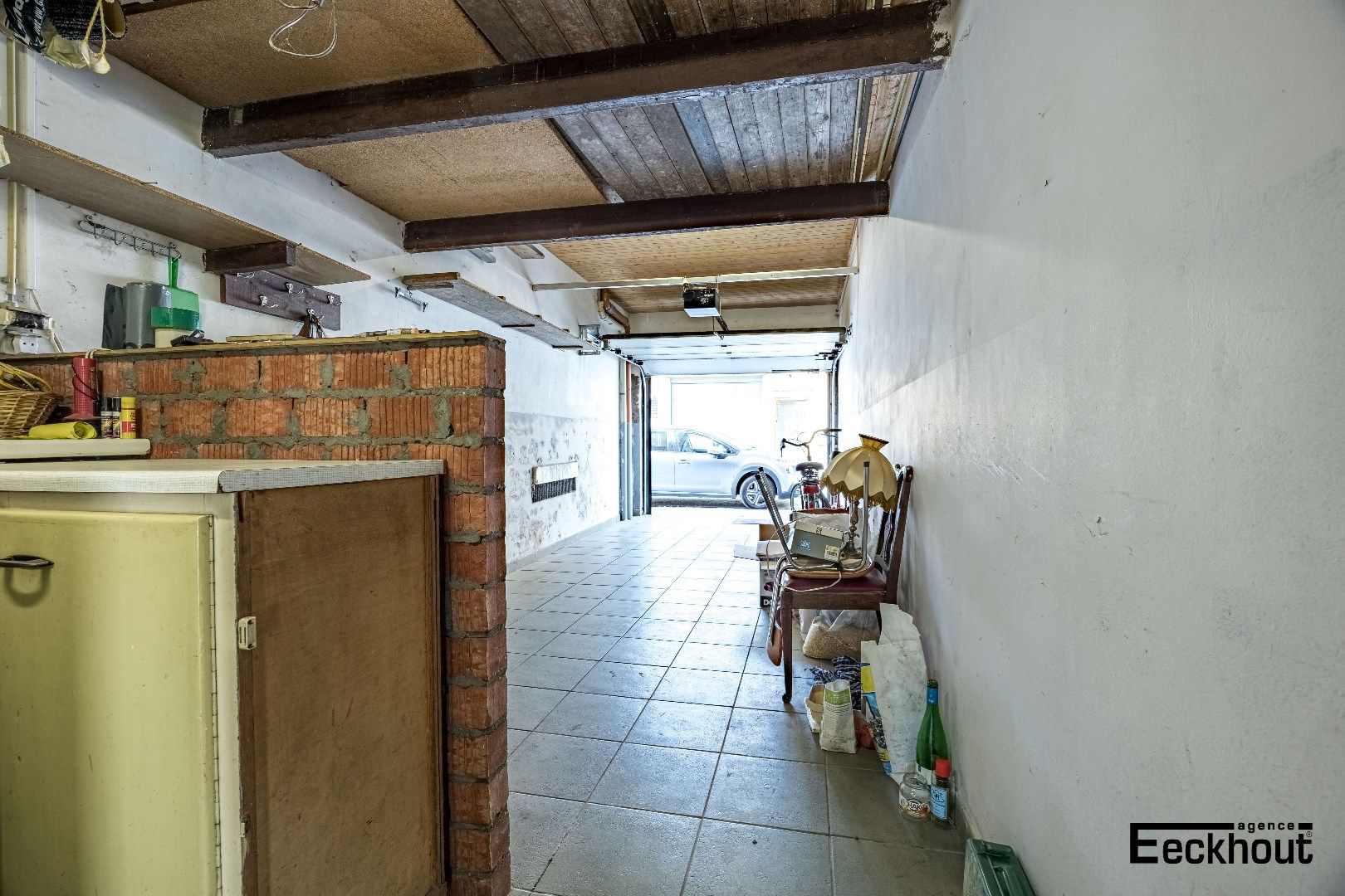 Rijwoning met garagebox en zonnige tuin op gunstige ligging te Oudenburg! foto 14
