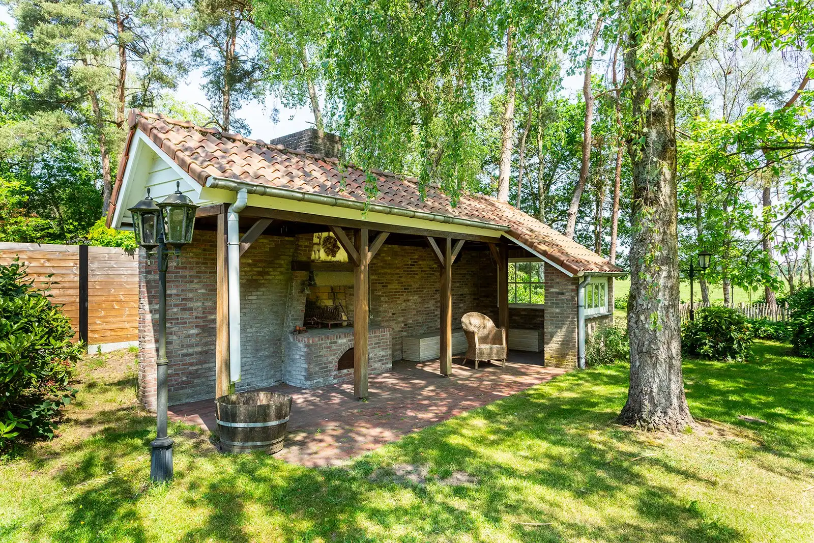 Charmante villa met zwembad en kantoor foto 31