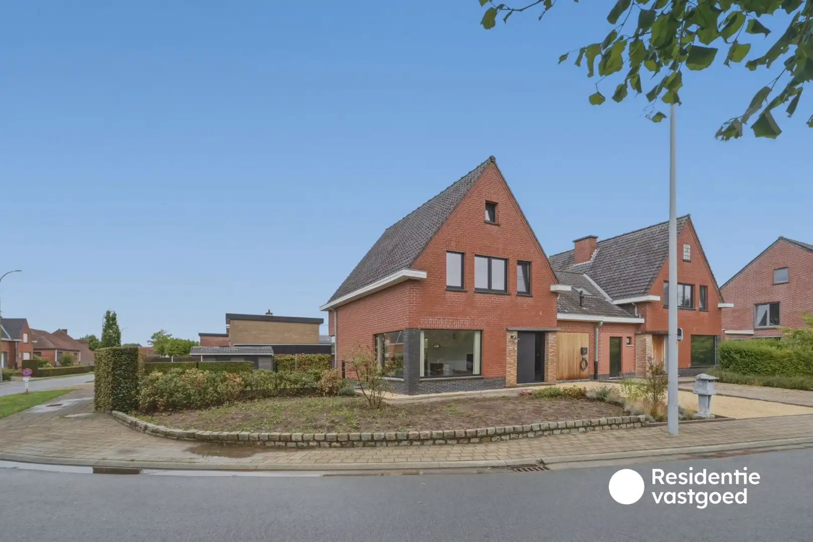Stijlvolle en energiezuinige halfopen bebouwing met zonnige tuin foto 31