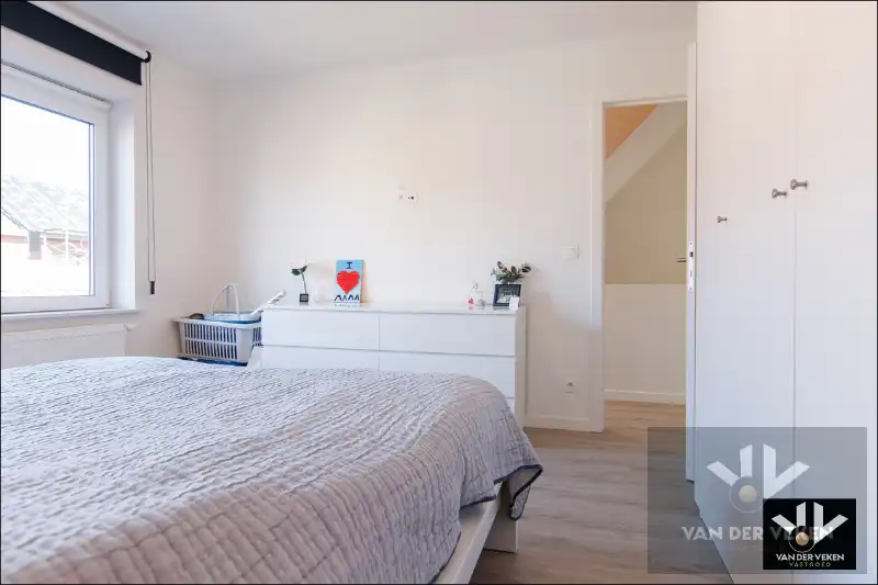 Volledig gerenoveerde en instapklare woning met gezellige stadstuin foto 10