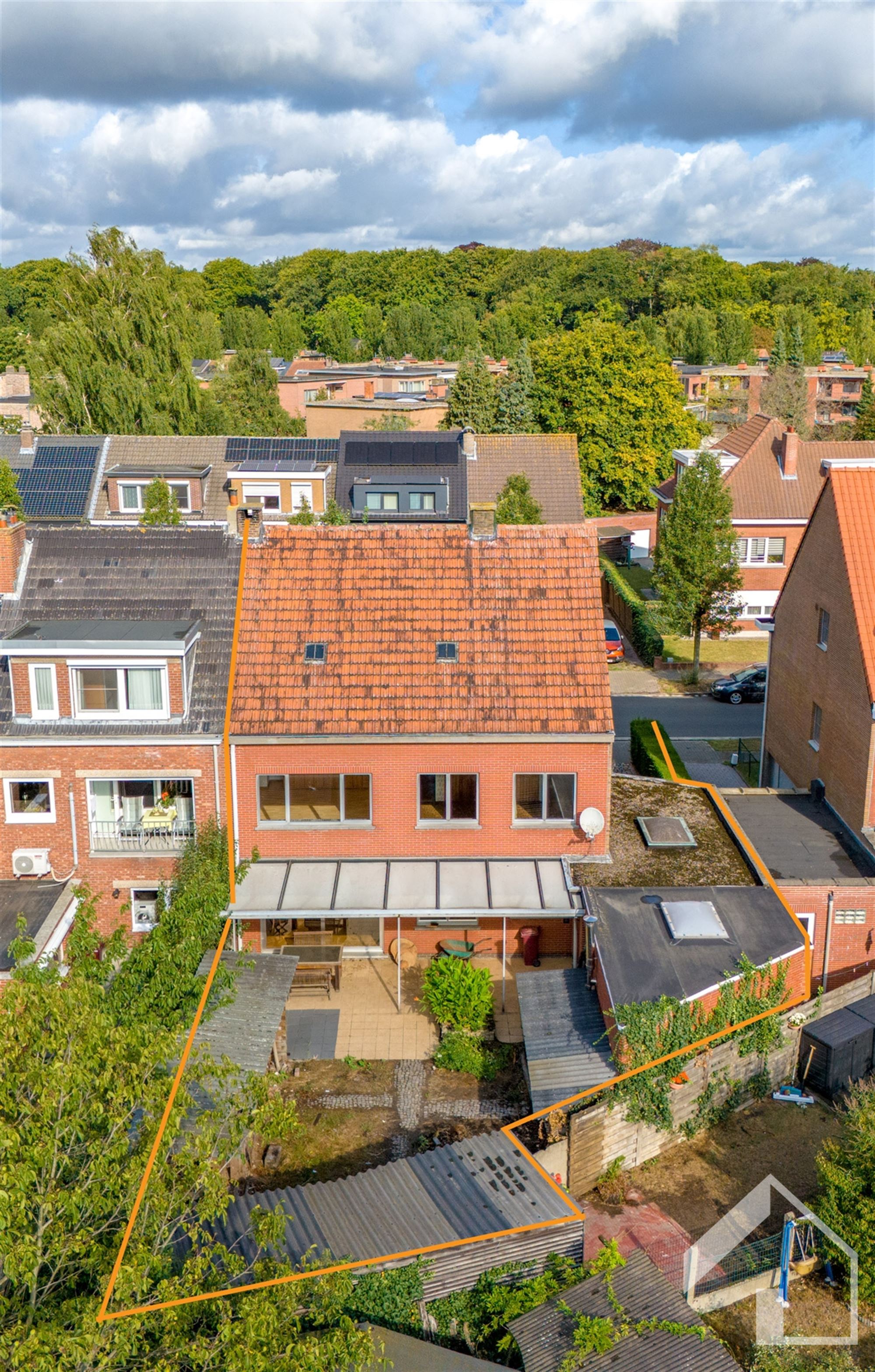 Ruime gezinswoning met veel potentieel foto 24