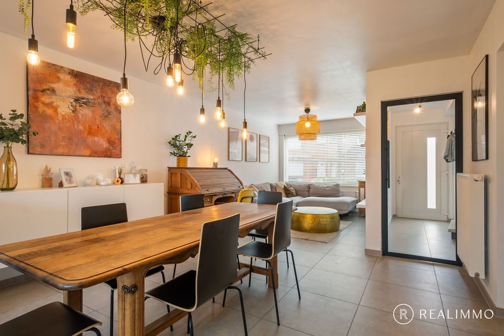 Gerenoveerde woning in rustige straat! foto 8