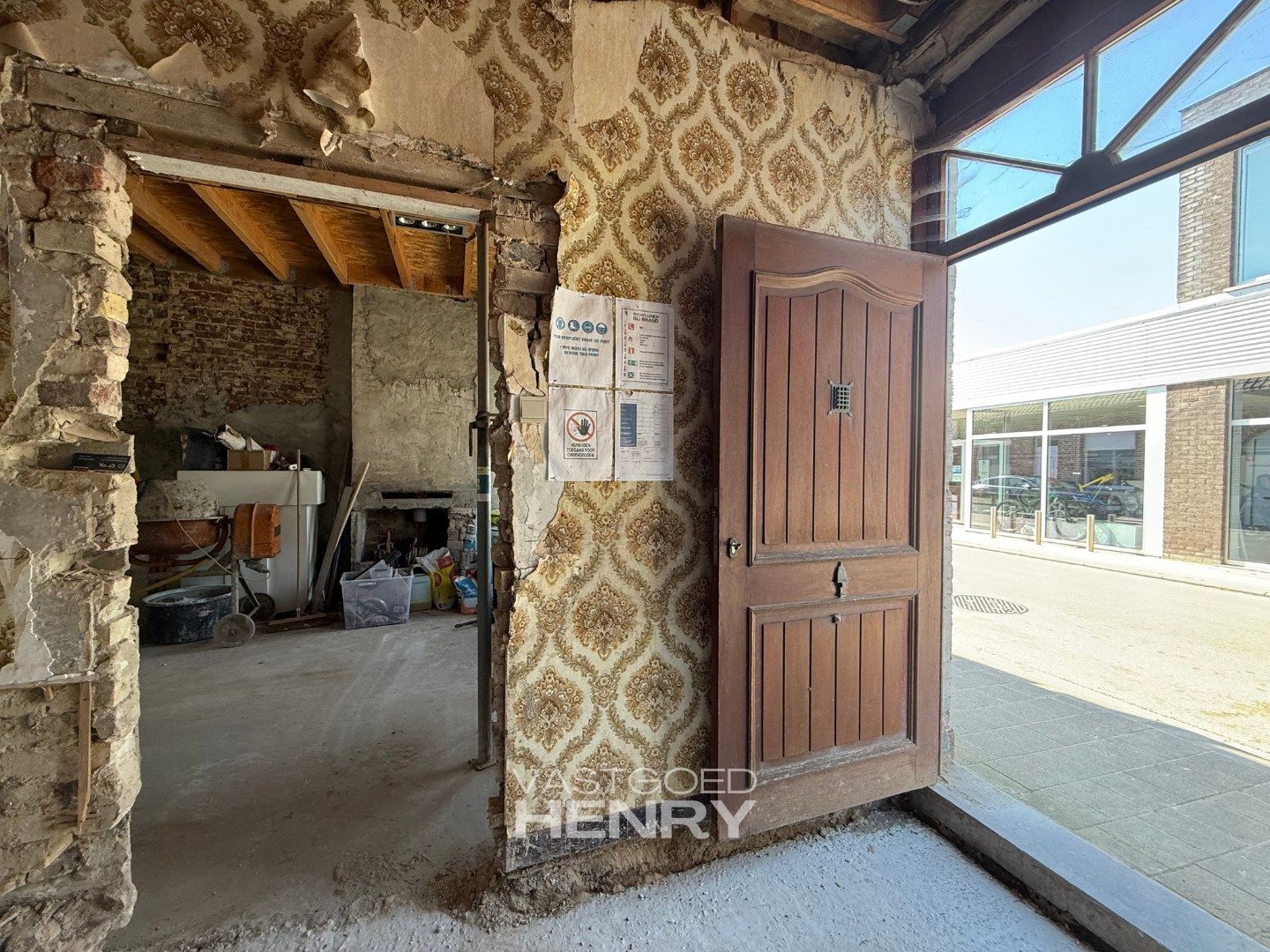 Verder af te werken vier slaapkamer woning met tuin en garage  foto 6