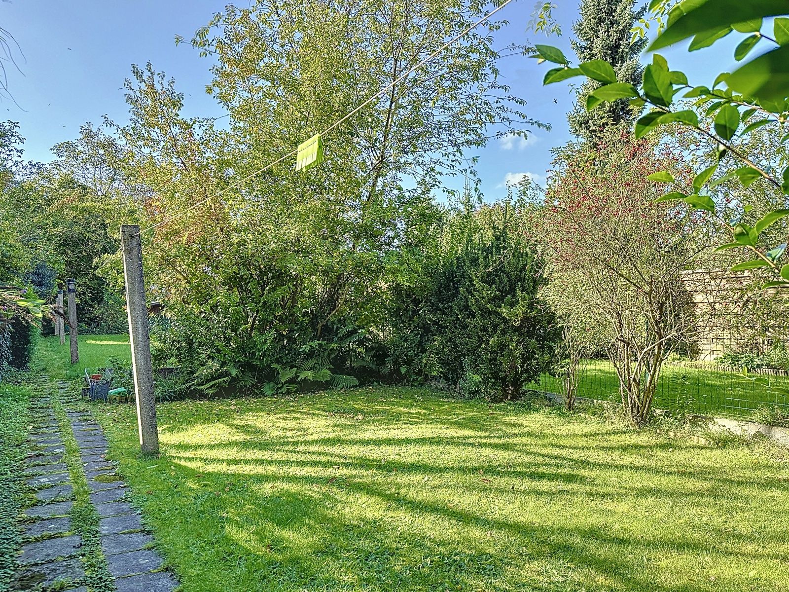 Centraal gelegen woning op mooi perceel foto 21