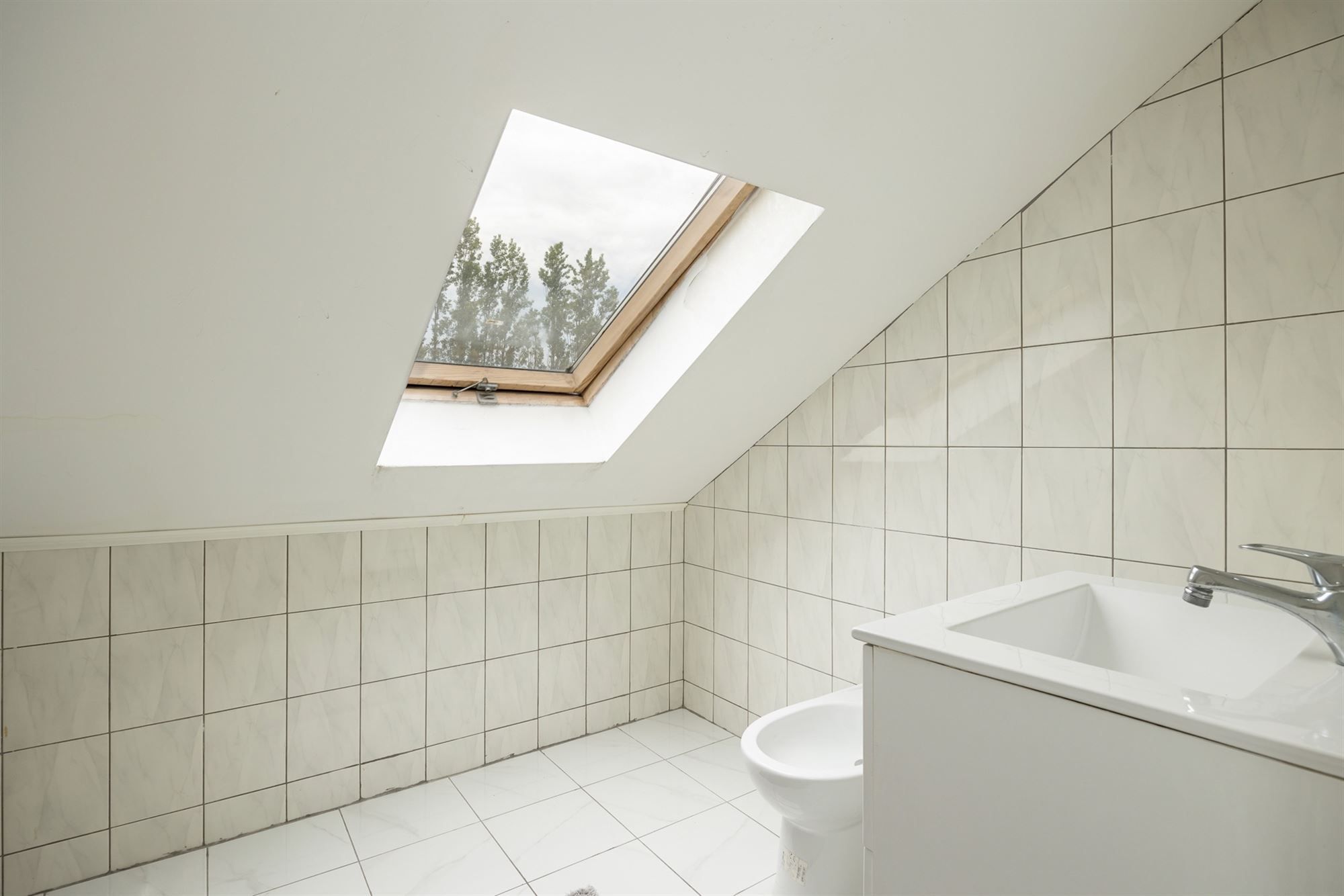 Instapklare woning met 6 slaapkamers en ruim aangelegde tuin foto 16