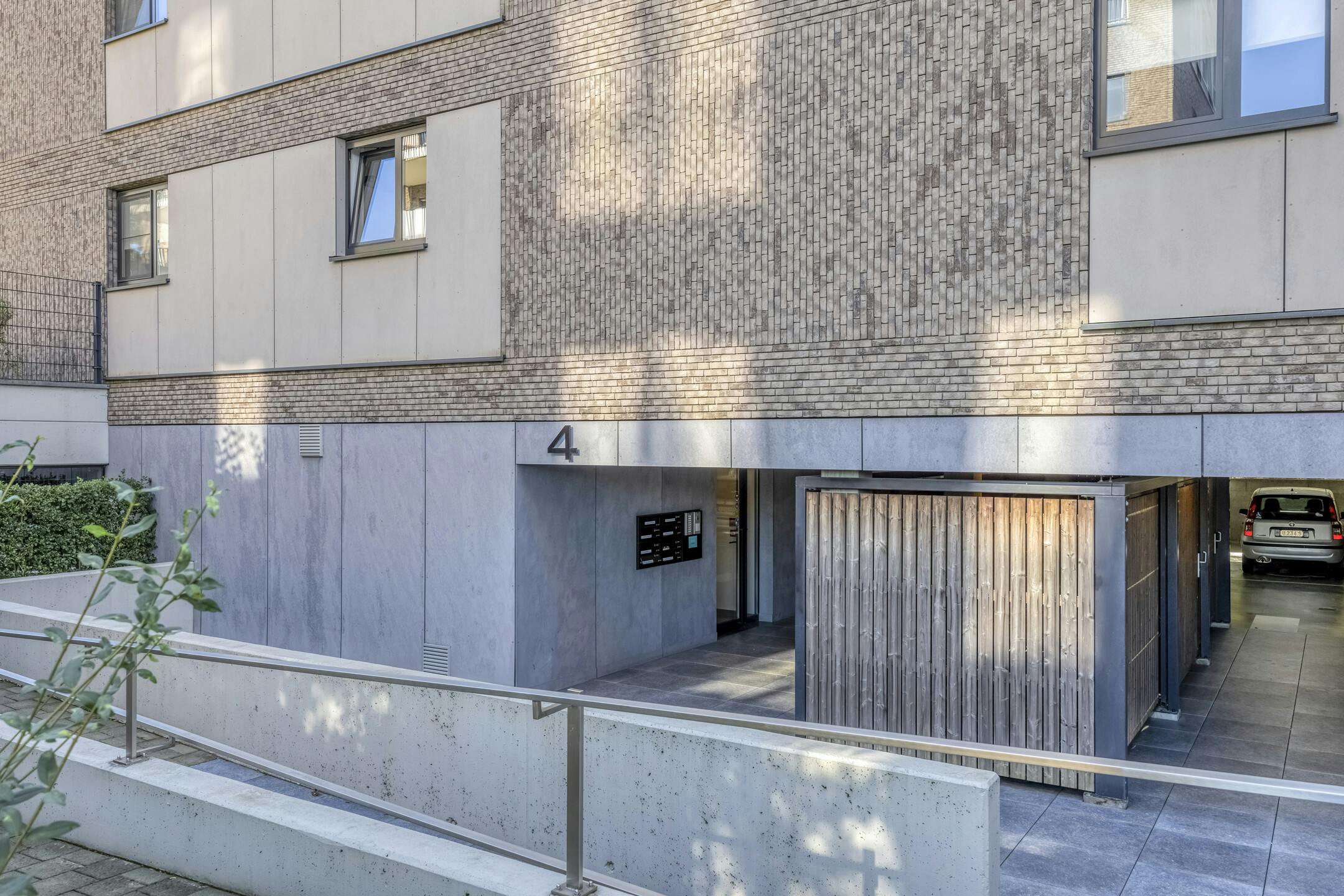 Modern 2-slpk appartement met terras en parking in Hasselt foto 11