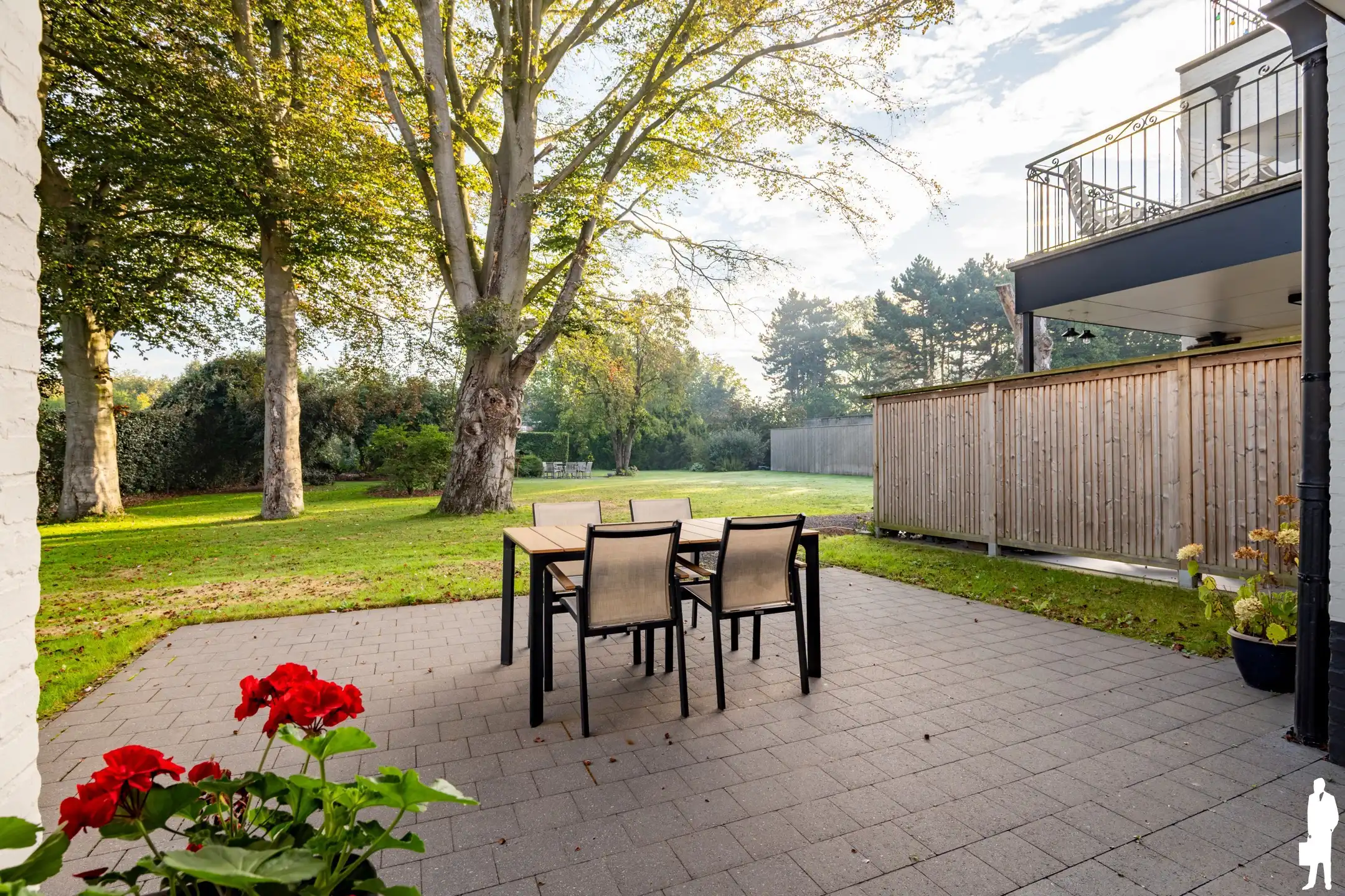 Gelijkvloers appartement met terras en tuin, incl. parking foto 13