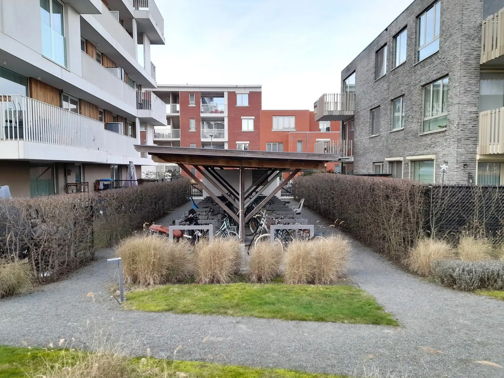 Gelijkvloers appartement met 2-slaapkamers en eigen tuintje foto 25