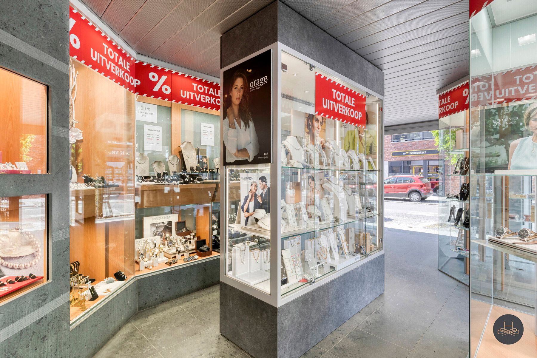 Handelspand met groot appartement in het centrum foto 4