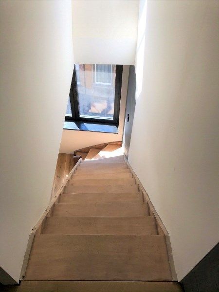 Prachtig duplex appartement met 2 slaapkamers en terras. foto 9