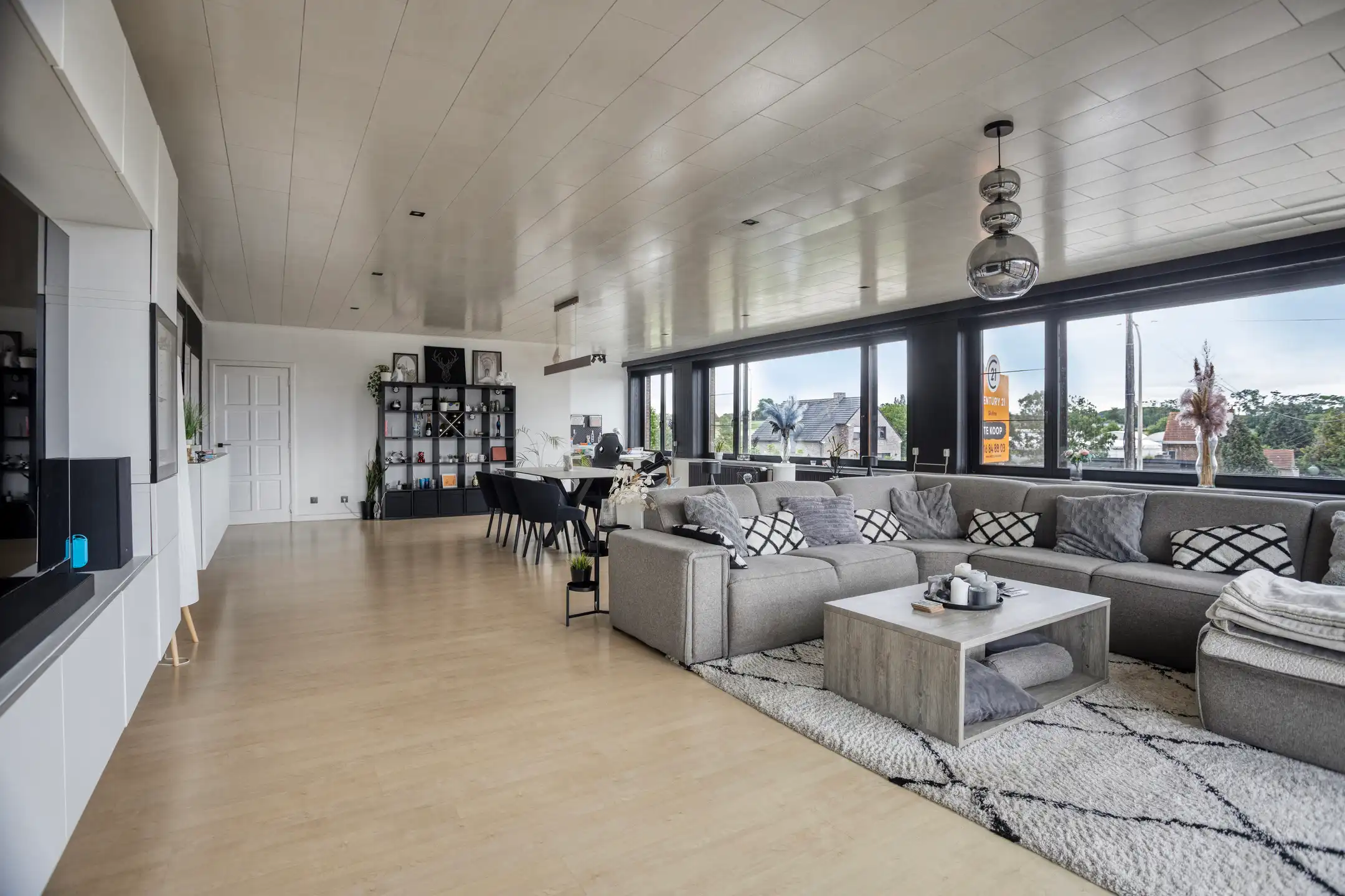 Zeer ruim appartement (166m2) met 2 slaapkamers foto 6