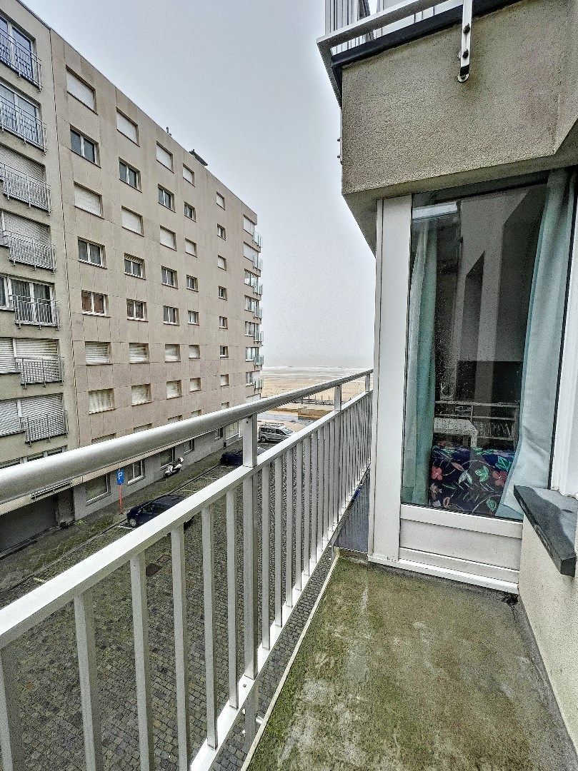 Lichtrijk 2-slpk appartement - lateraal zeezicht - terras.  foto 13
