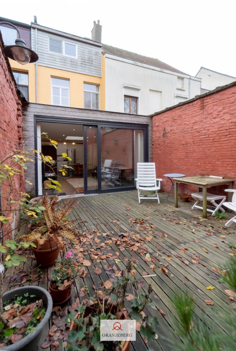 Huis met tuintje vlakbij Coupure foto 11