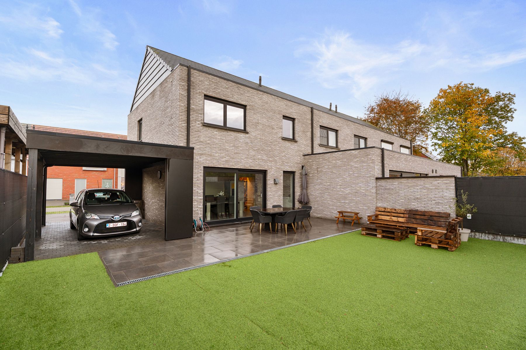 Energiezuinige recente woning in doodlopende straat te Eeklo foto 2