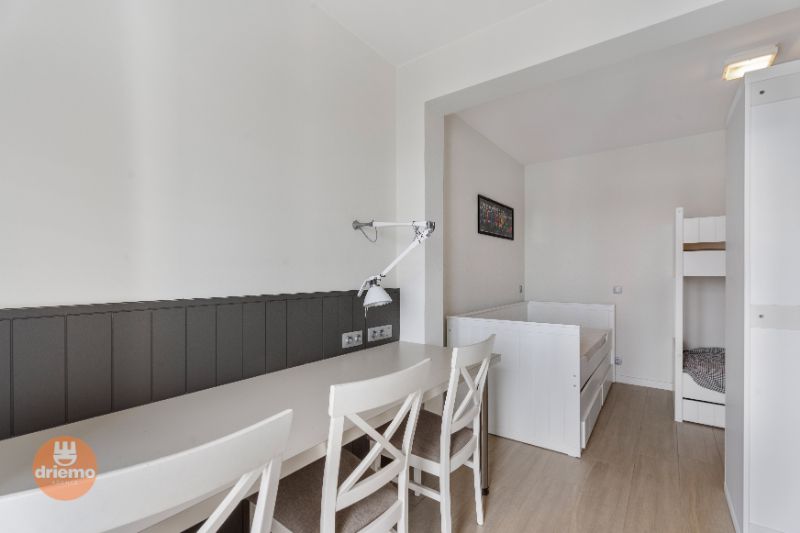 STIJLVOL EN HOOGWAARDIG AFGEWERKT APPARTEMENT CENTRAAL OP DE ZEEDIJK foto 15