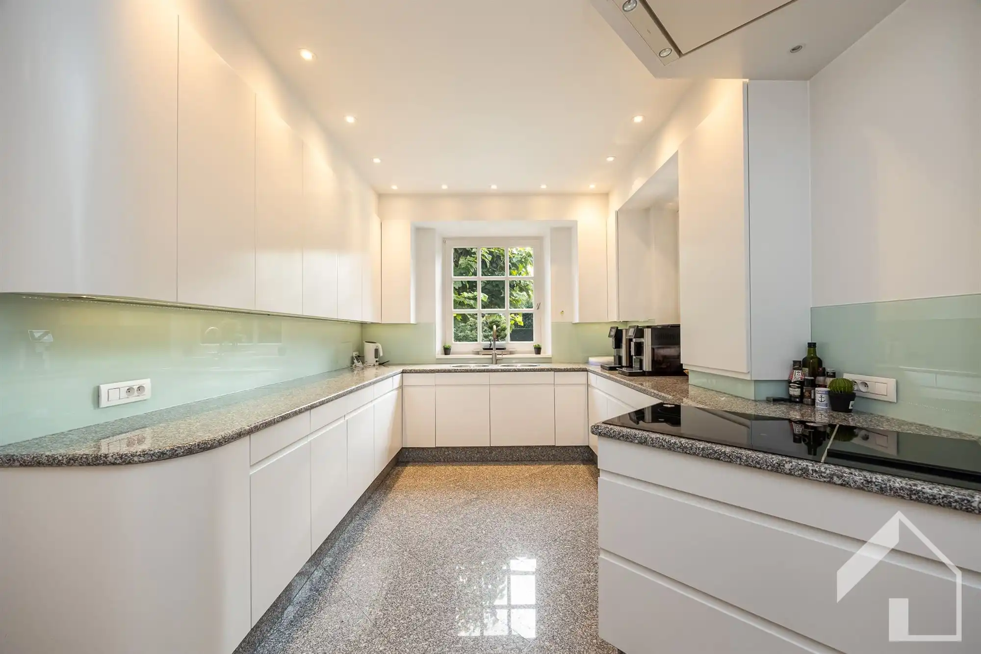 Vlassak-Verhulst villa op een perceel van 2000m2 foto 9