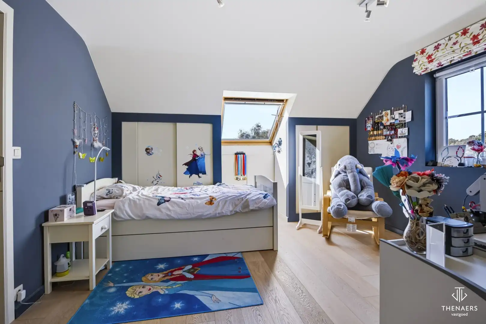 Ruime en karaktervolle woning met 4 slaapkamers, 2 badkamers en prachtige tuin – optioneel met achterliggende weide. foto 35