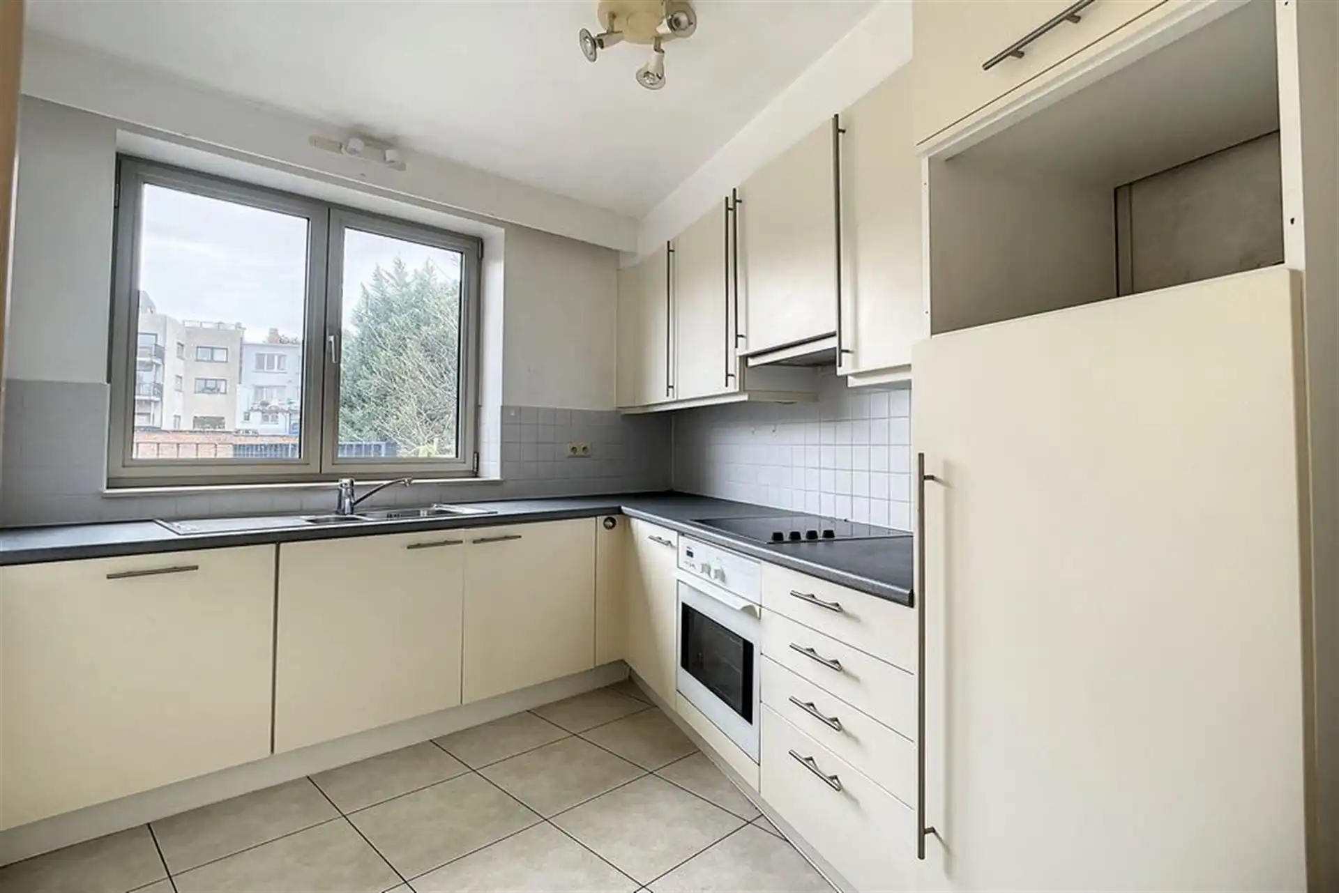 Mooi 2 slaapkamer appartement met groot terras 24m² foto 8