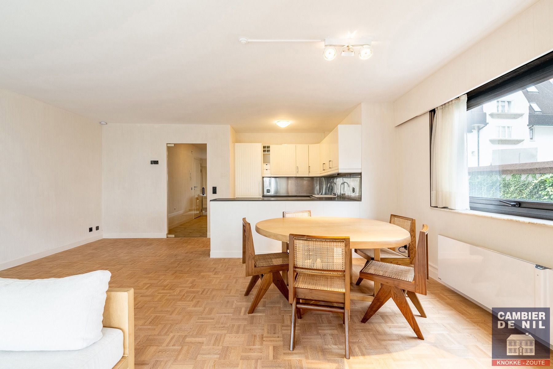 Gemeubeld hoekappartement nabij het Albertplein  foto 10
