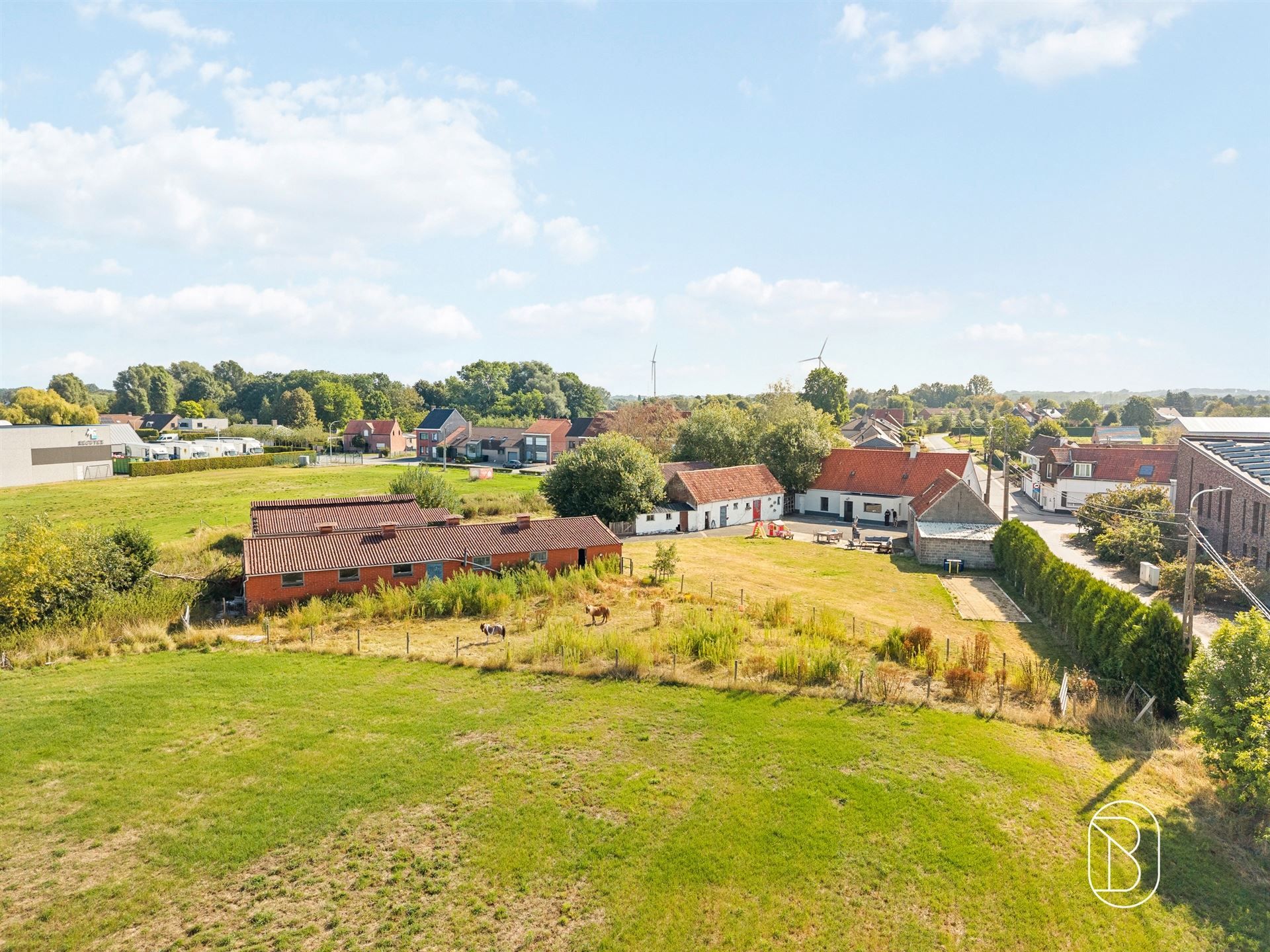Prachtig gelegen karaktervolle hoeve met verzichten