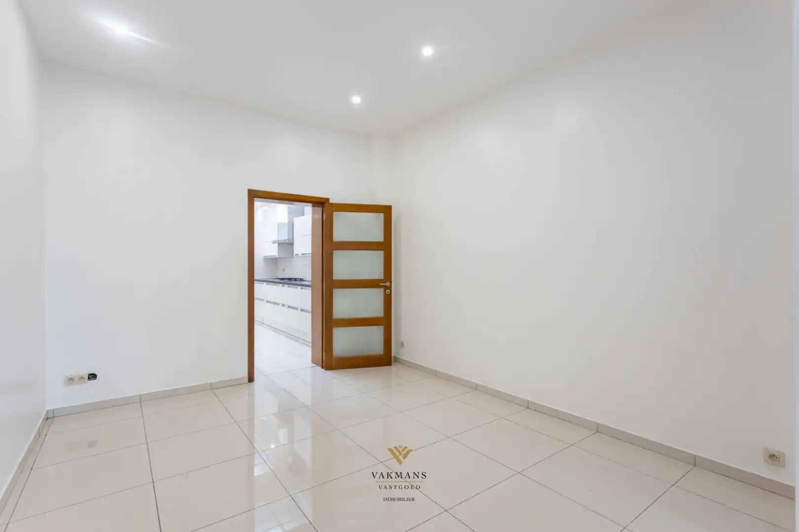 Ruime woning met 4 slaapkamers op rustige locatie foto 7