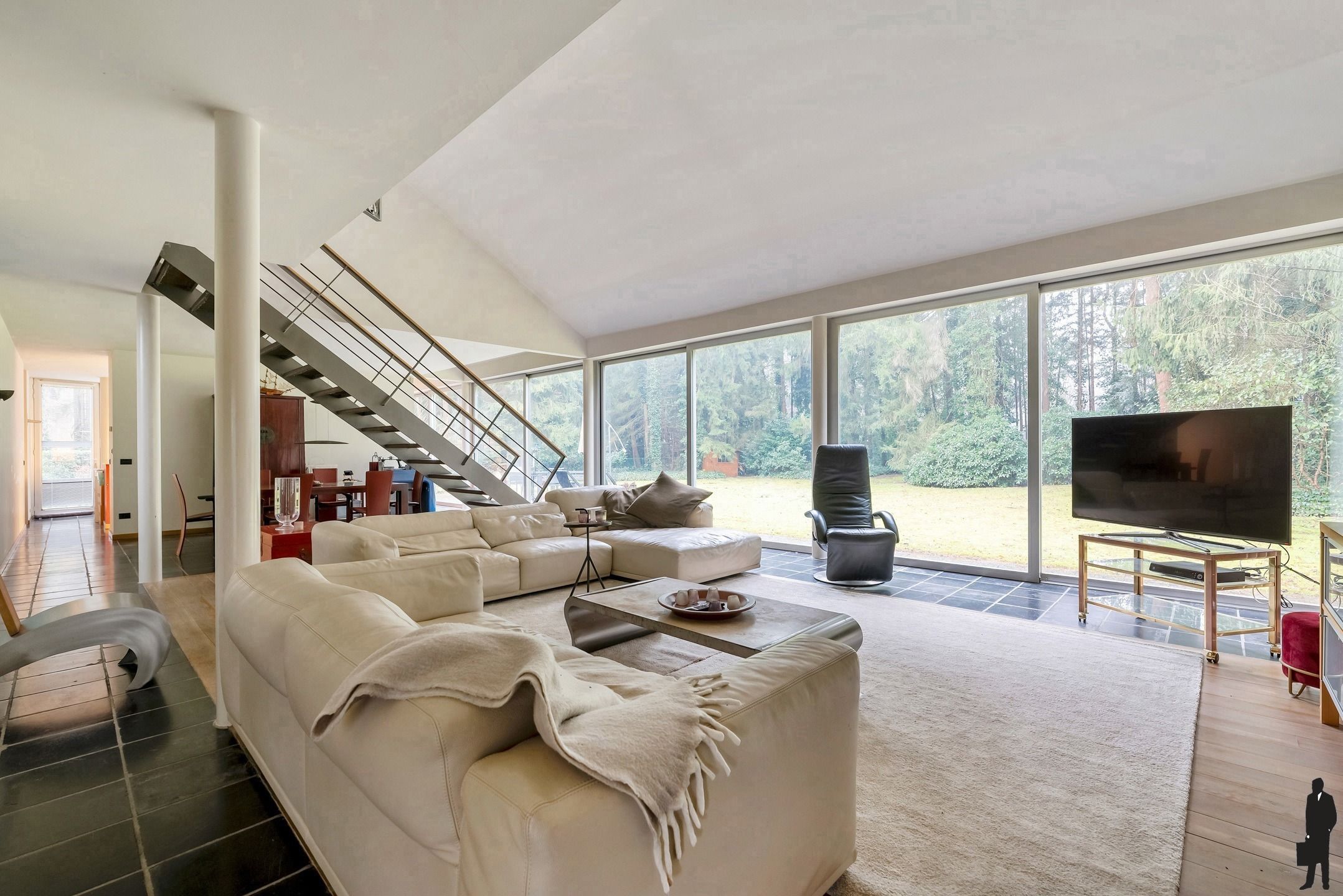 Moderne woning op perceel van ca. 3.500m² foto 7