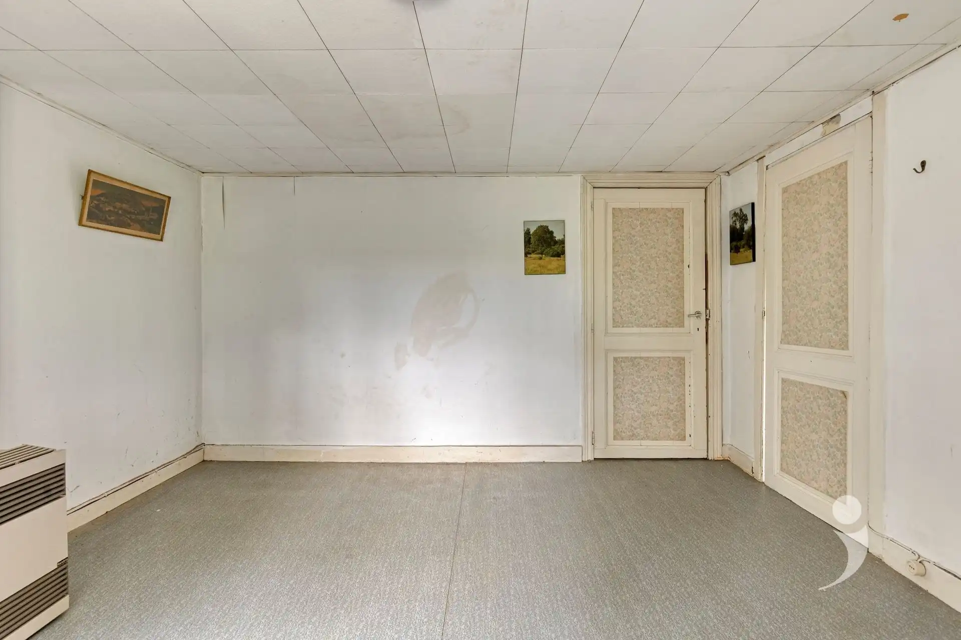 Ruime te renoveren woning met vergezicht foto 13