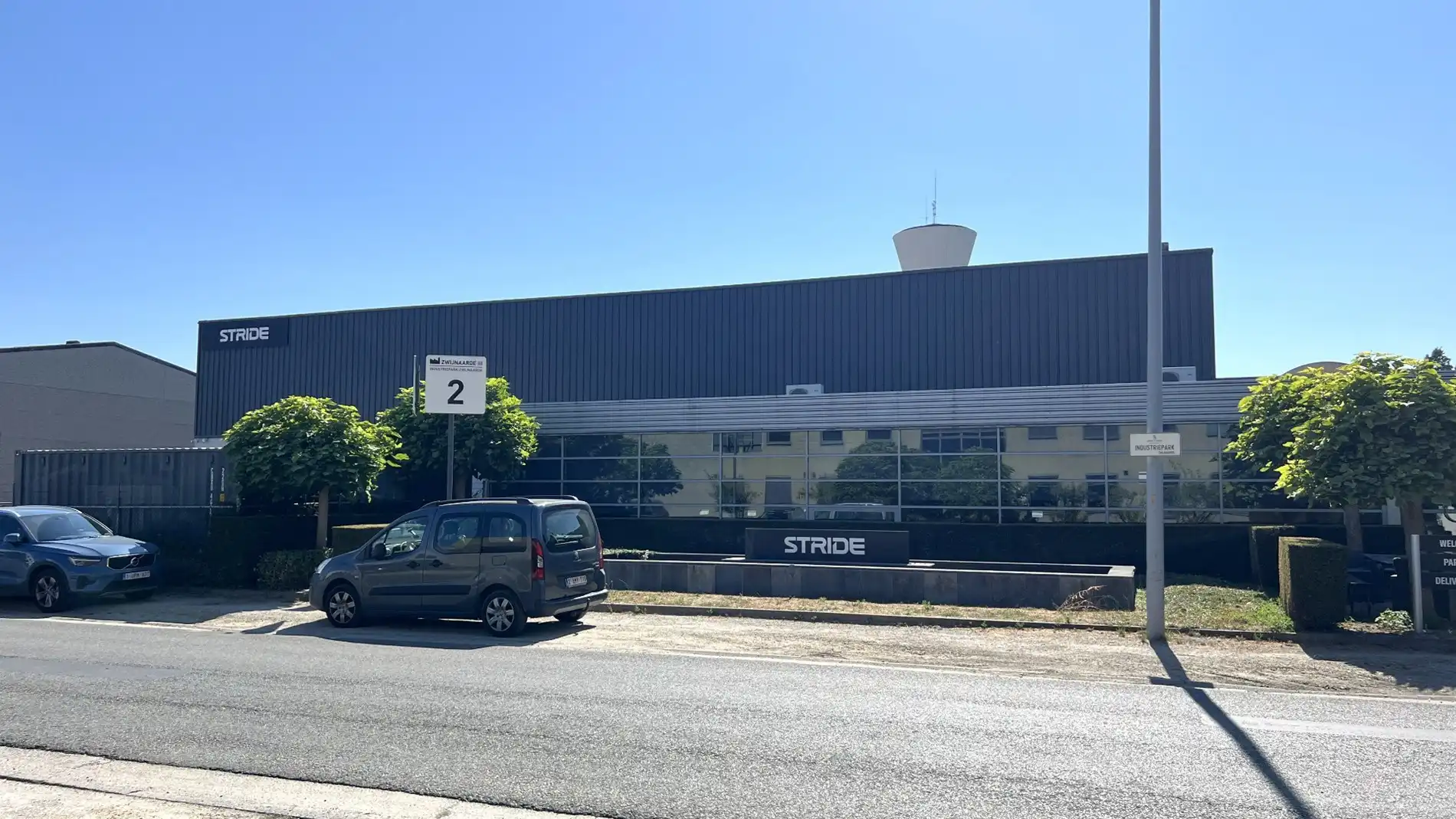 Bedrijfspand met buitenopslag te huur in het industriepark van Zwijnaarde foto 18