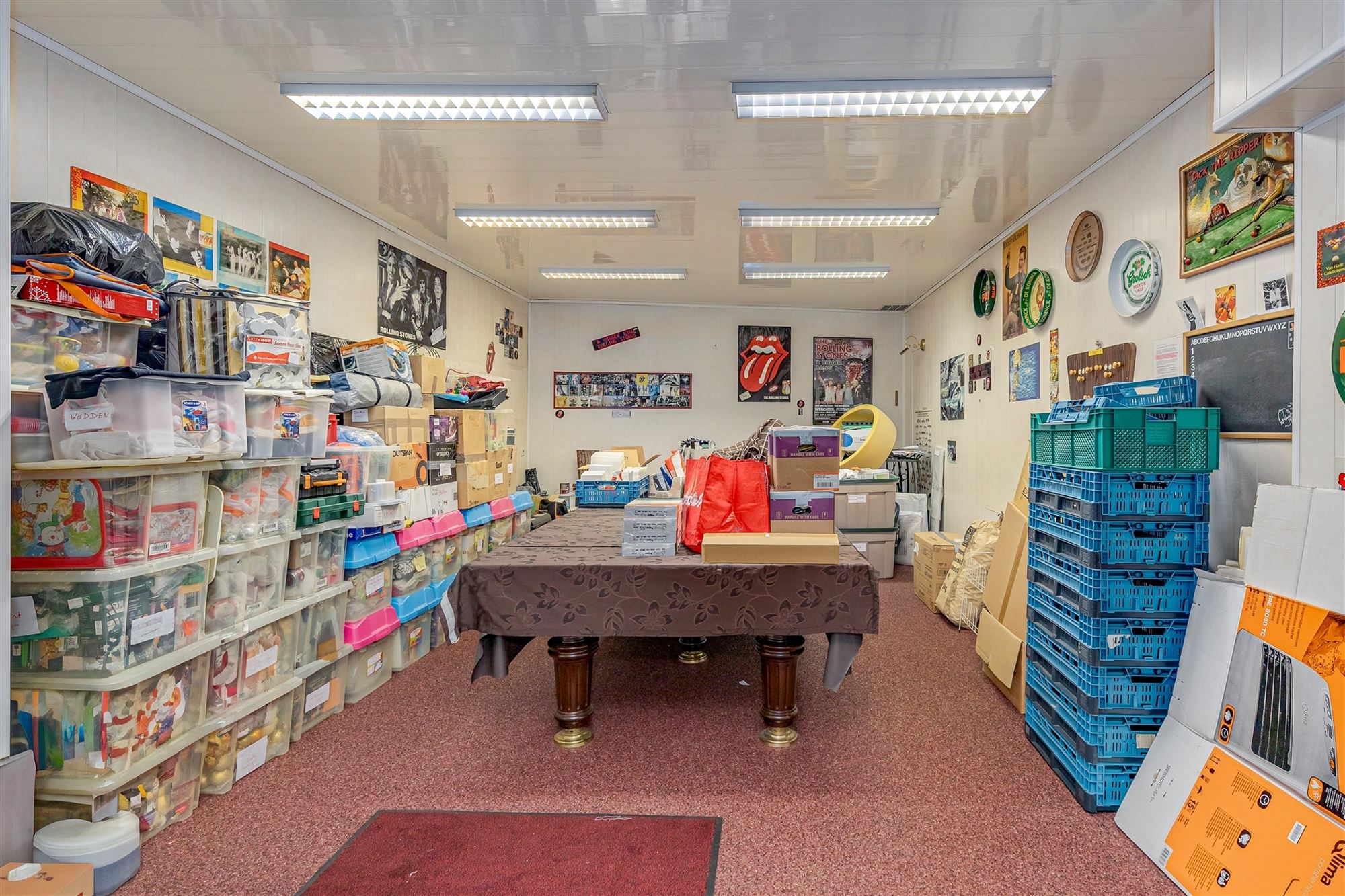 Ruime instapklare woning met grote garage/magazijn foto 4