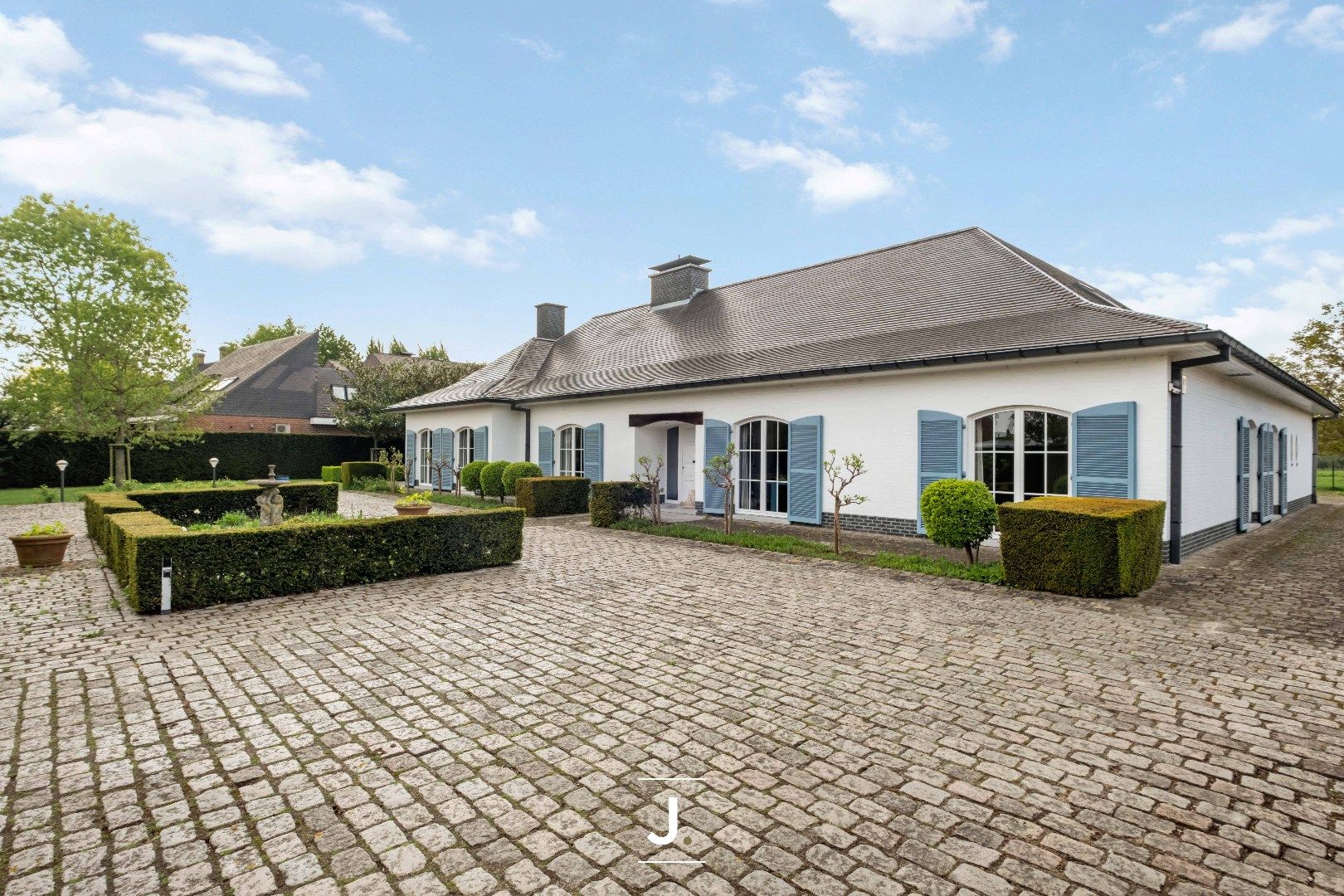 Ruime statige villa op een toplocatie te Beveren-Leie foto 5
